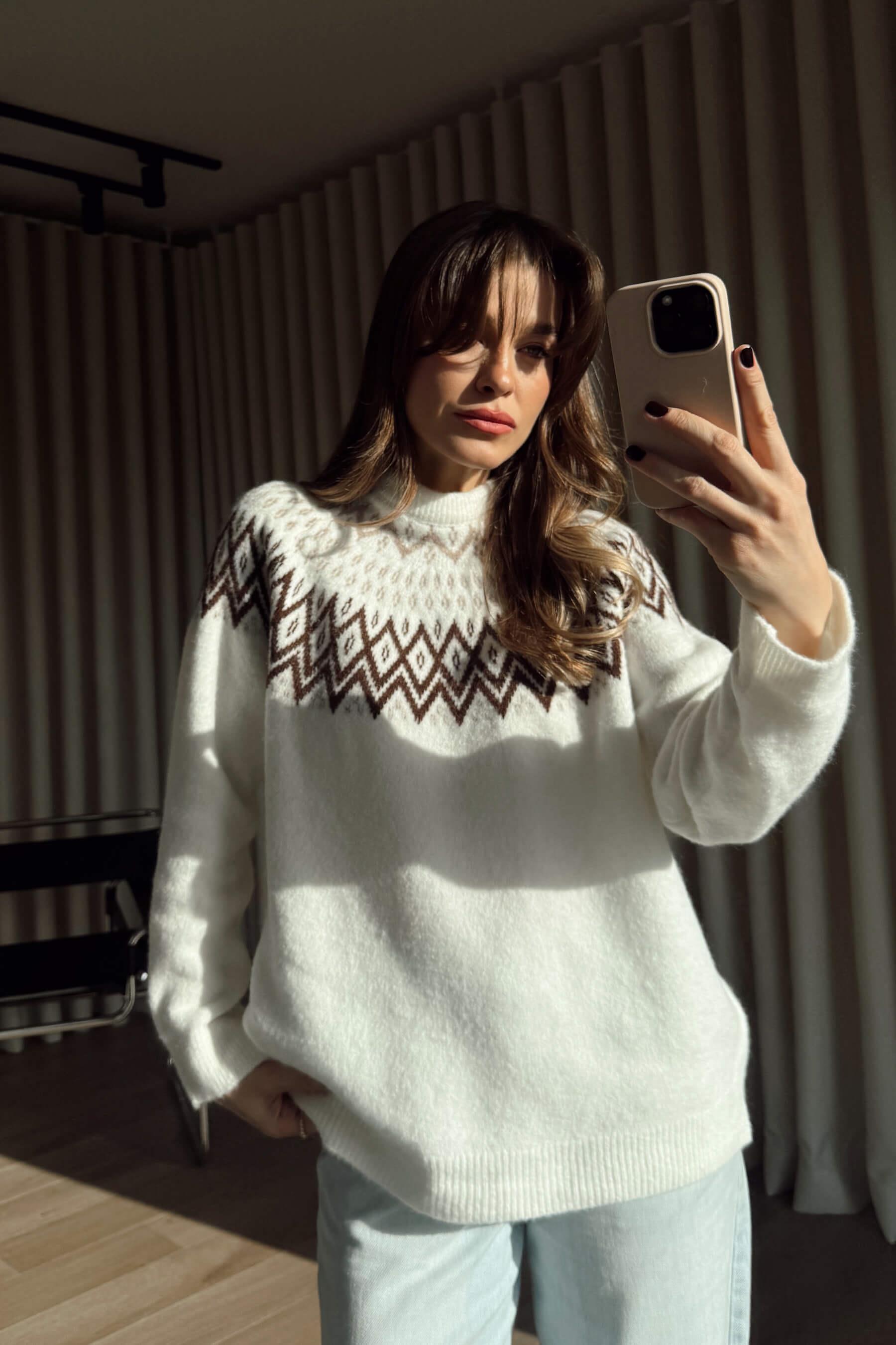 Ekru Acı Kahve Yaka Oversize Desenli Triko Kazak