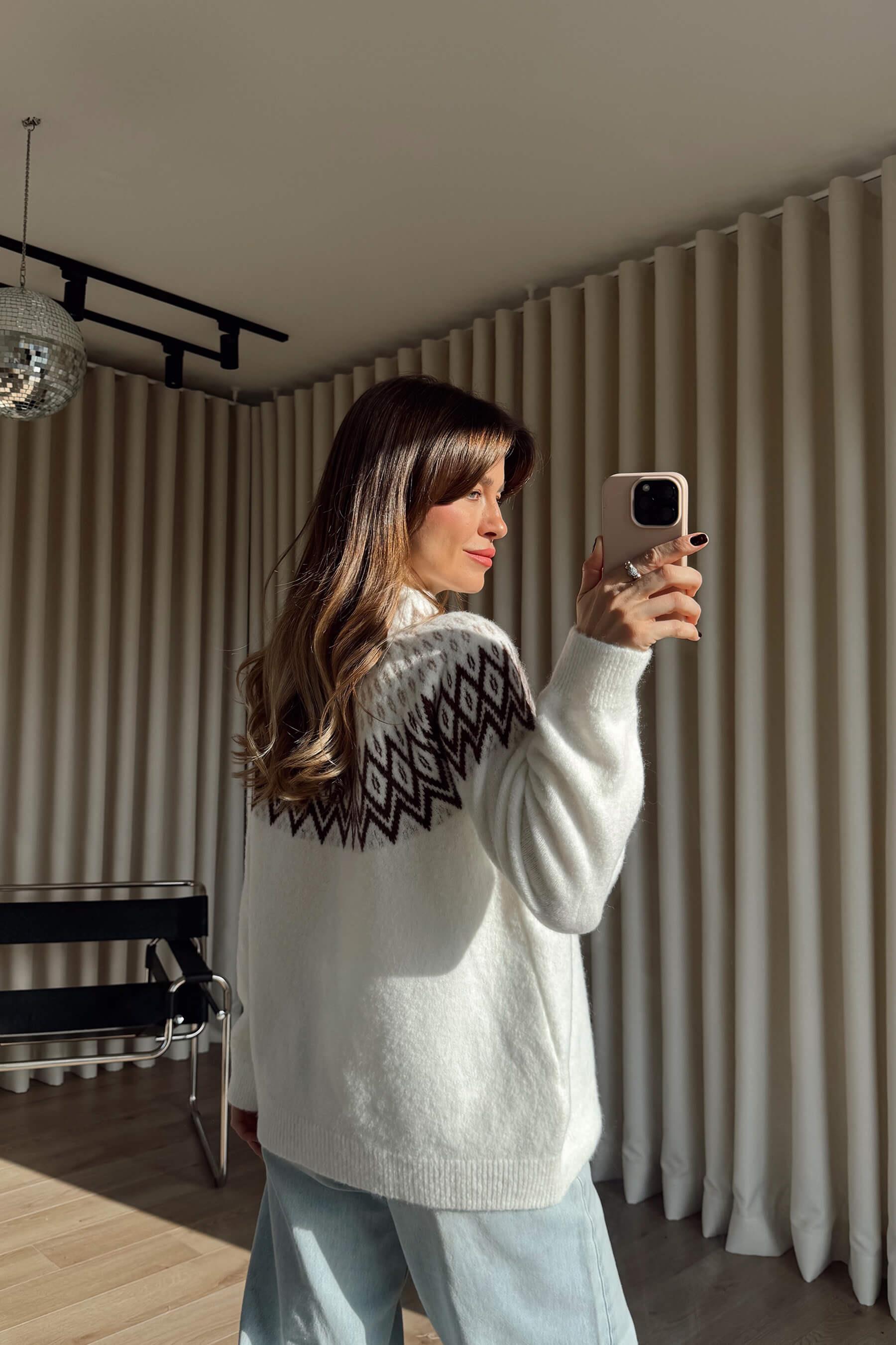 Ekru Acı Kahve Yaka Oversize Desenli Triko Kazak