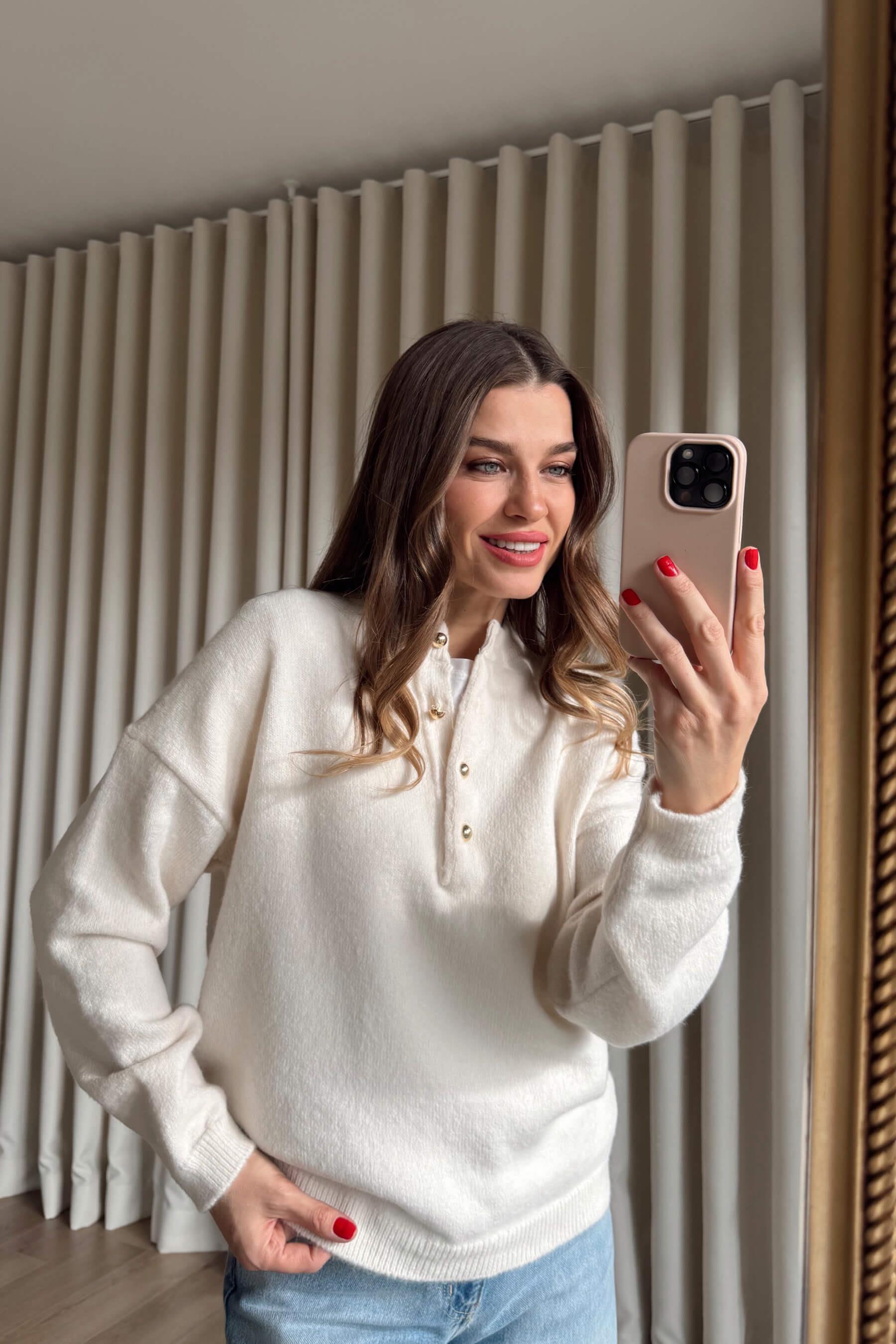 Ekru Gold Düğmeli Oversize Triko Kazak