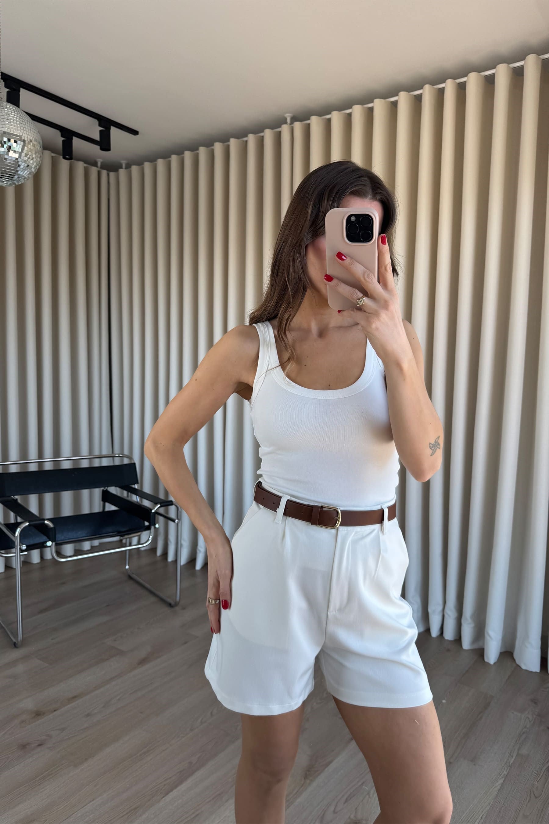 Ekru Kemerli Basic Şort