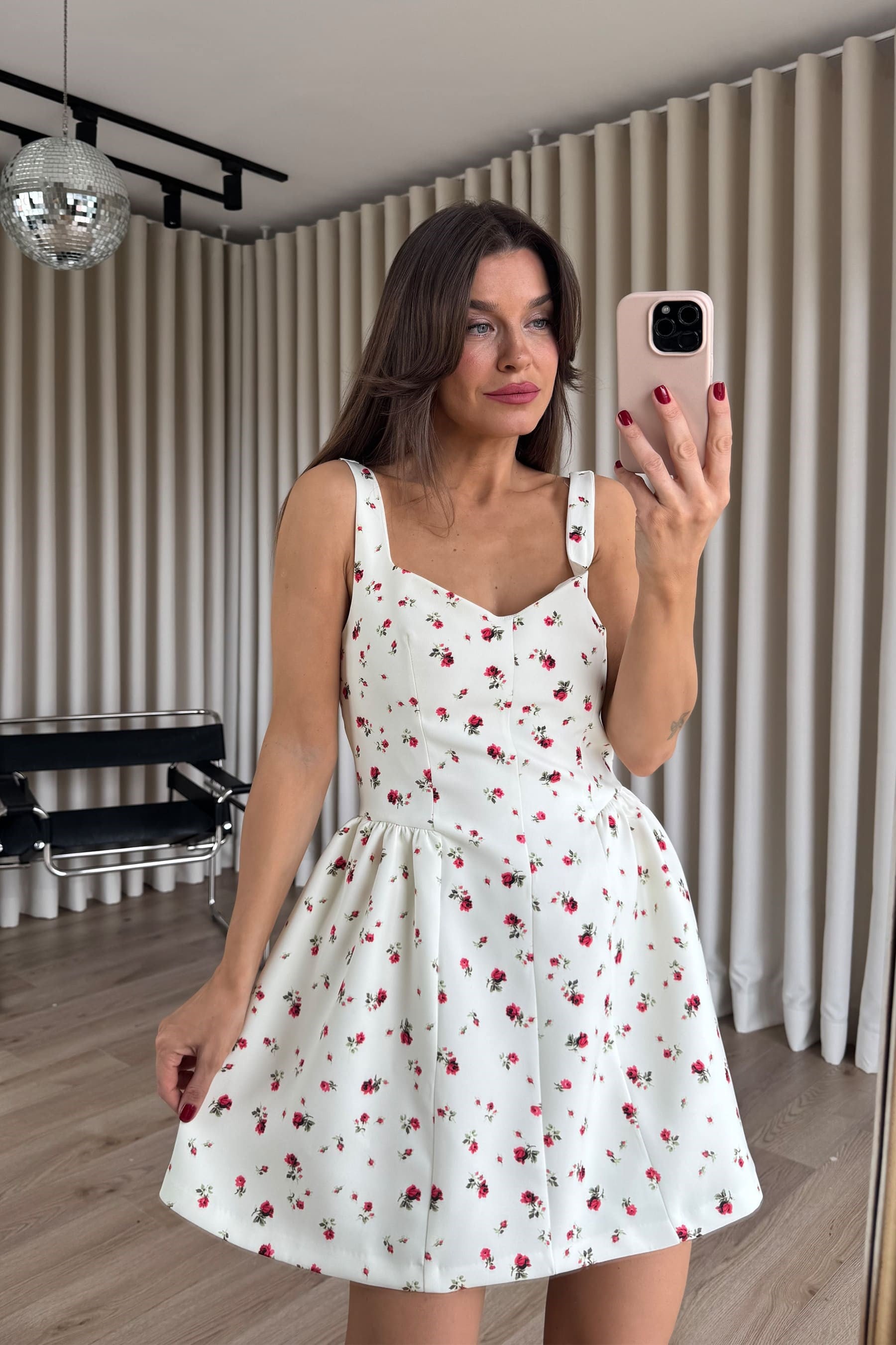 Ekru Kırmızı Çiçekli Kalın Askılı Astarlı Mini Elbise