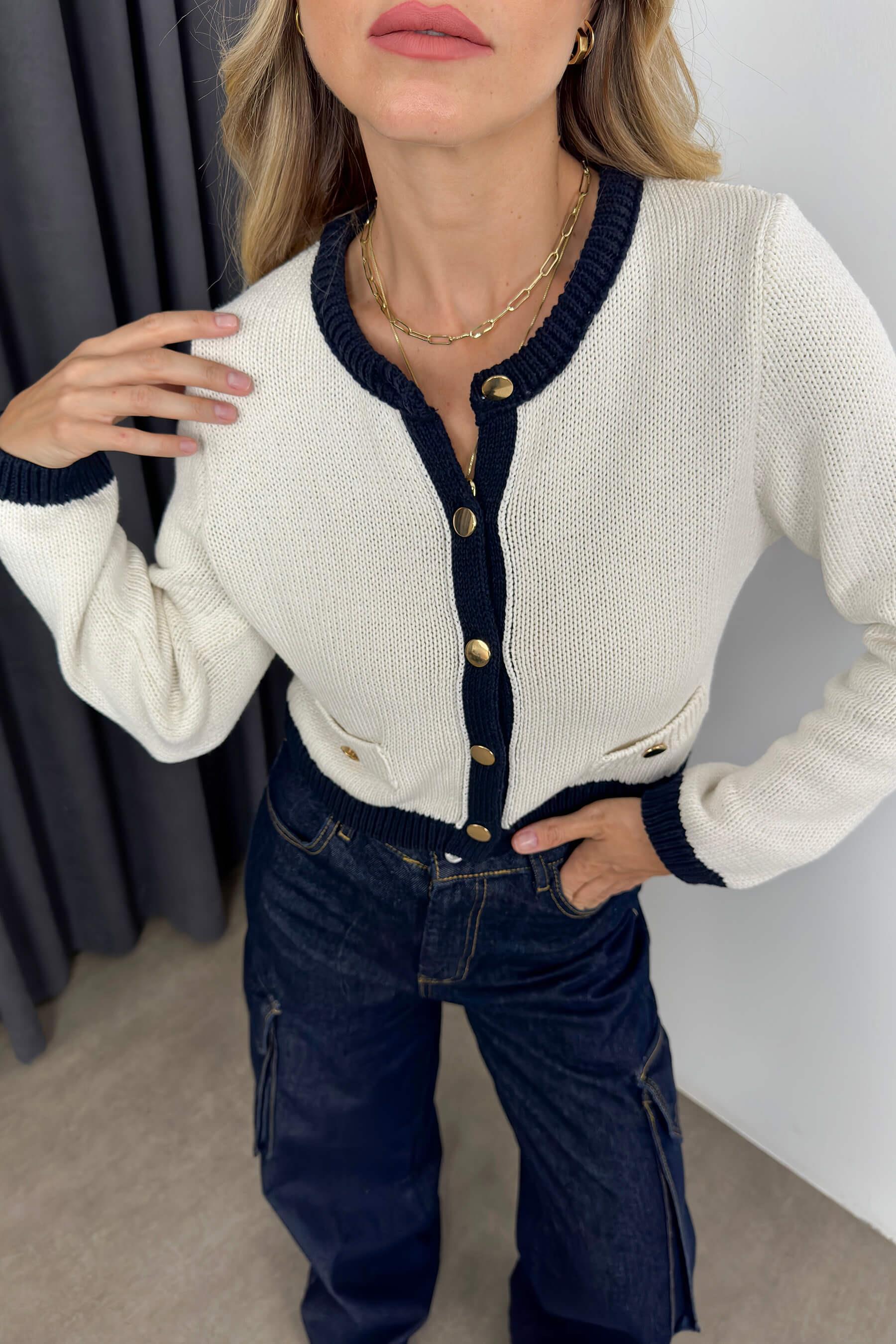 Ekru Lacivert Gold Düğmeli Triko Hırka