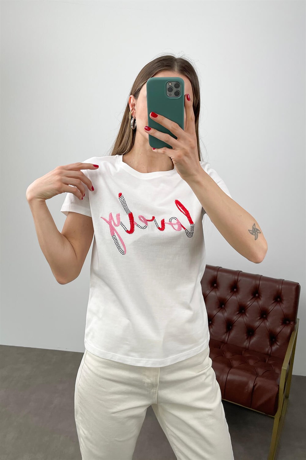 Ekru Lovely Yazılı T-Shirt