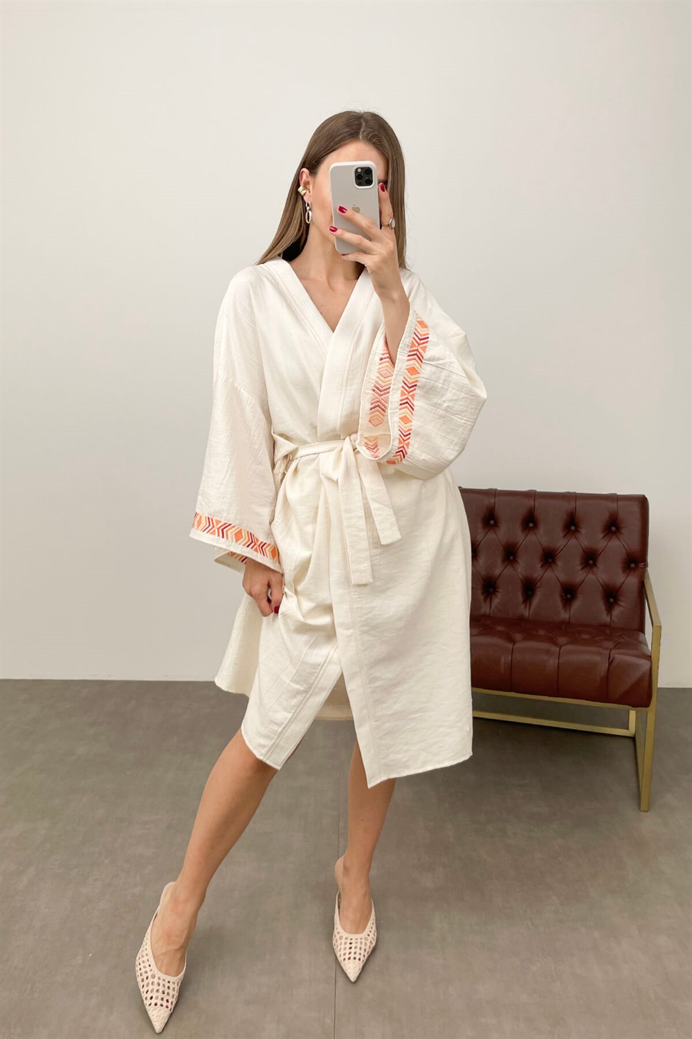 Ekru Nakışlı Kimono