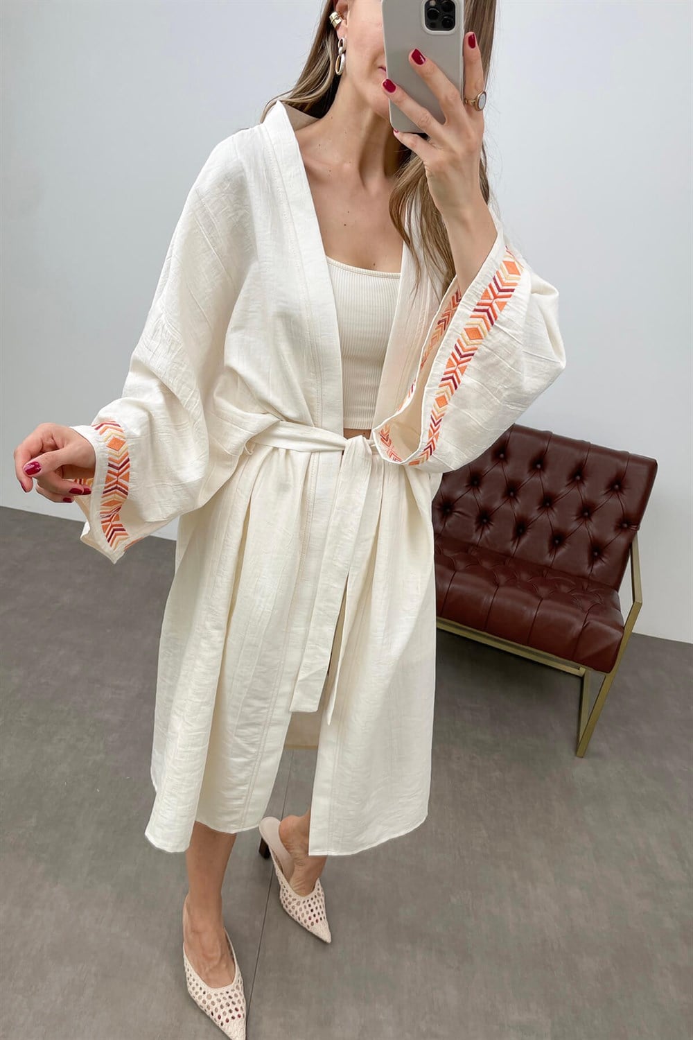 Ekru Nakışlı Kimono