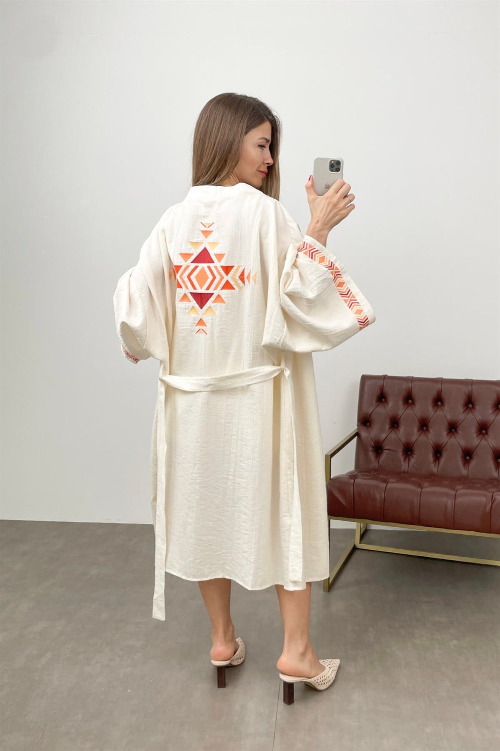 Ekru Nakışlı Kimono
