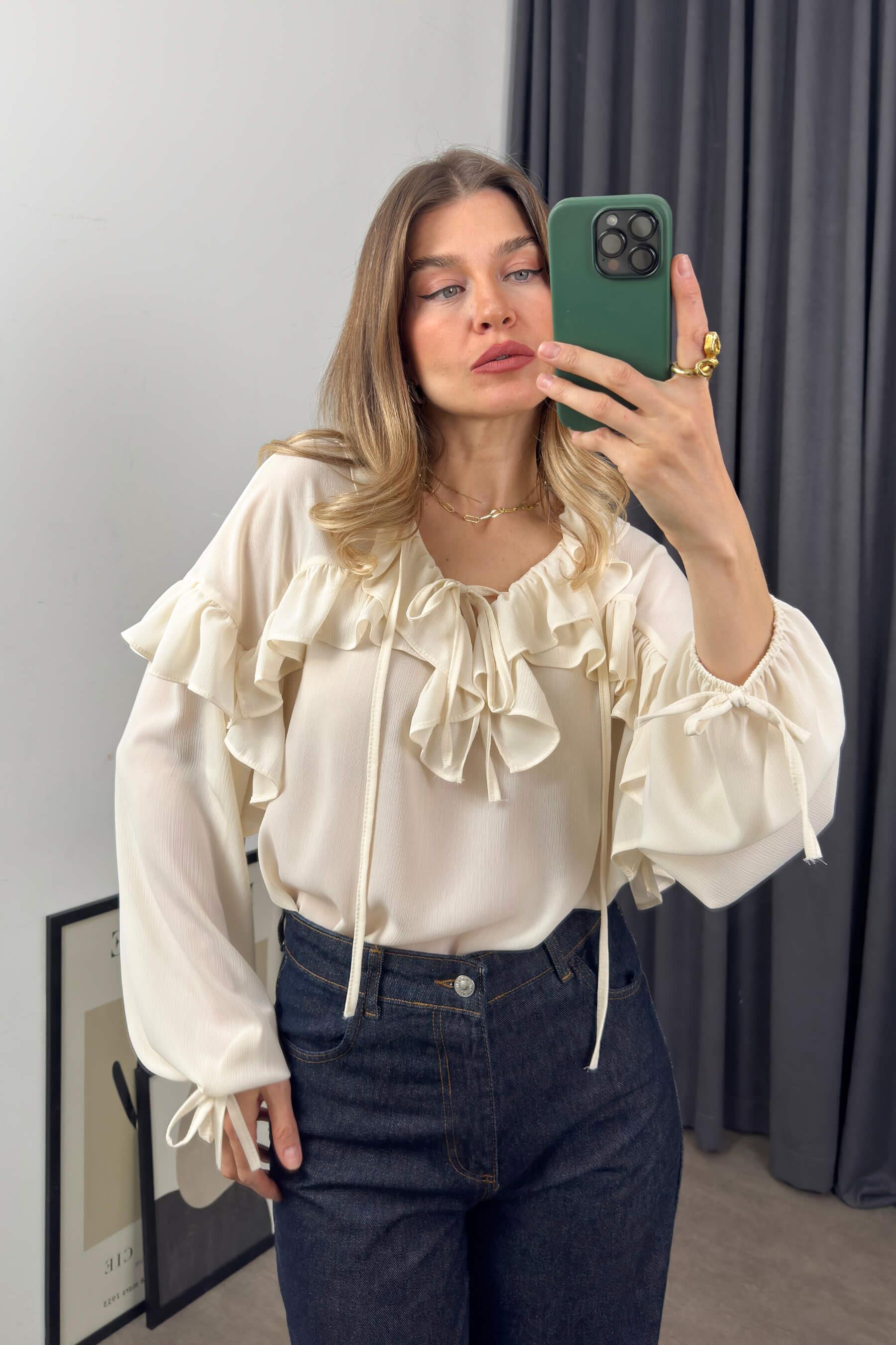 Ekru Yakası Fırfırlı Bağlamalı Oversize Bluz
