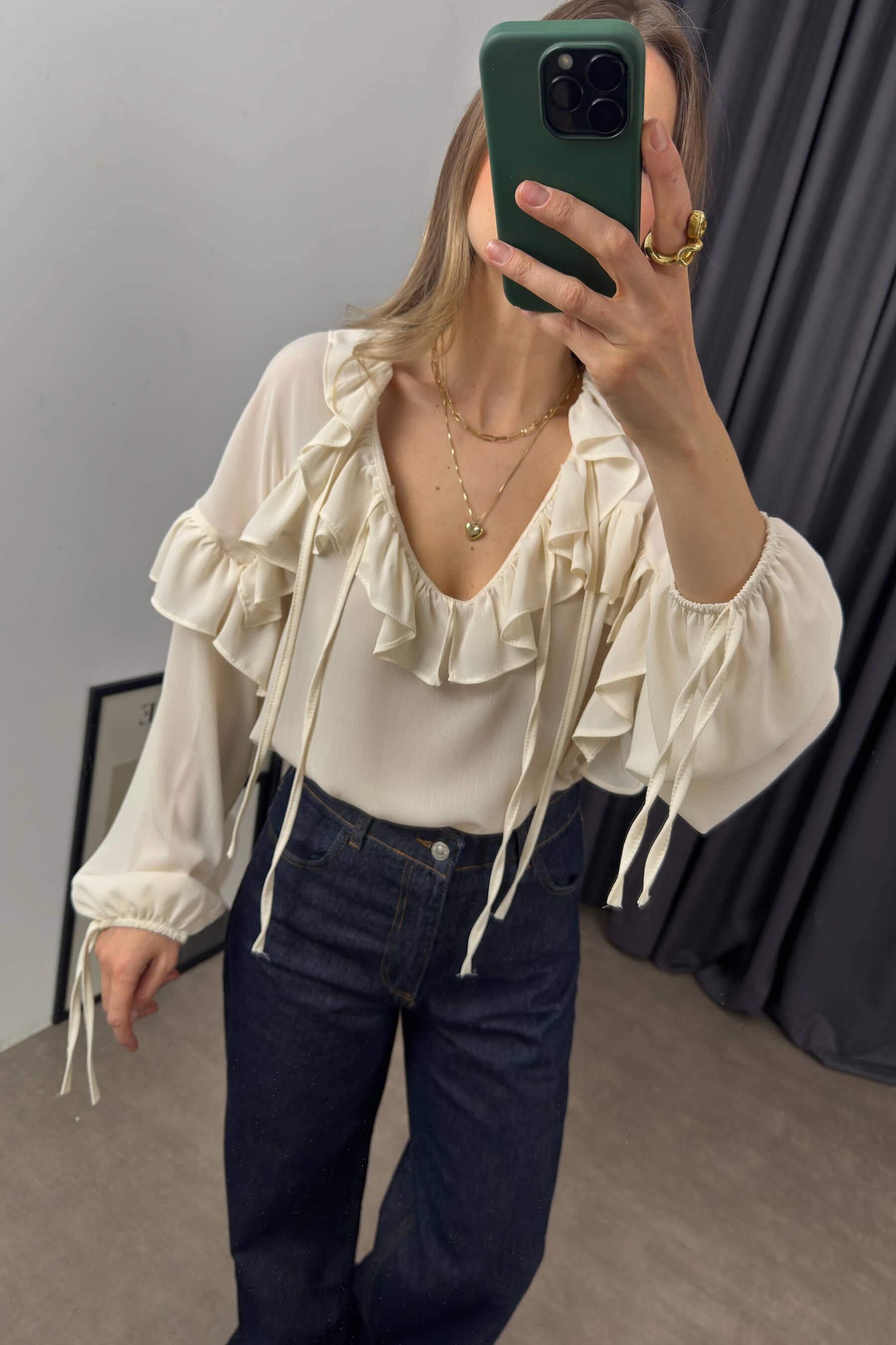 Ekru Yakası Fırfırlı Bağlamalı Oversize Bluz