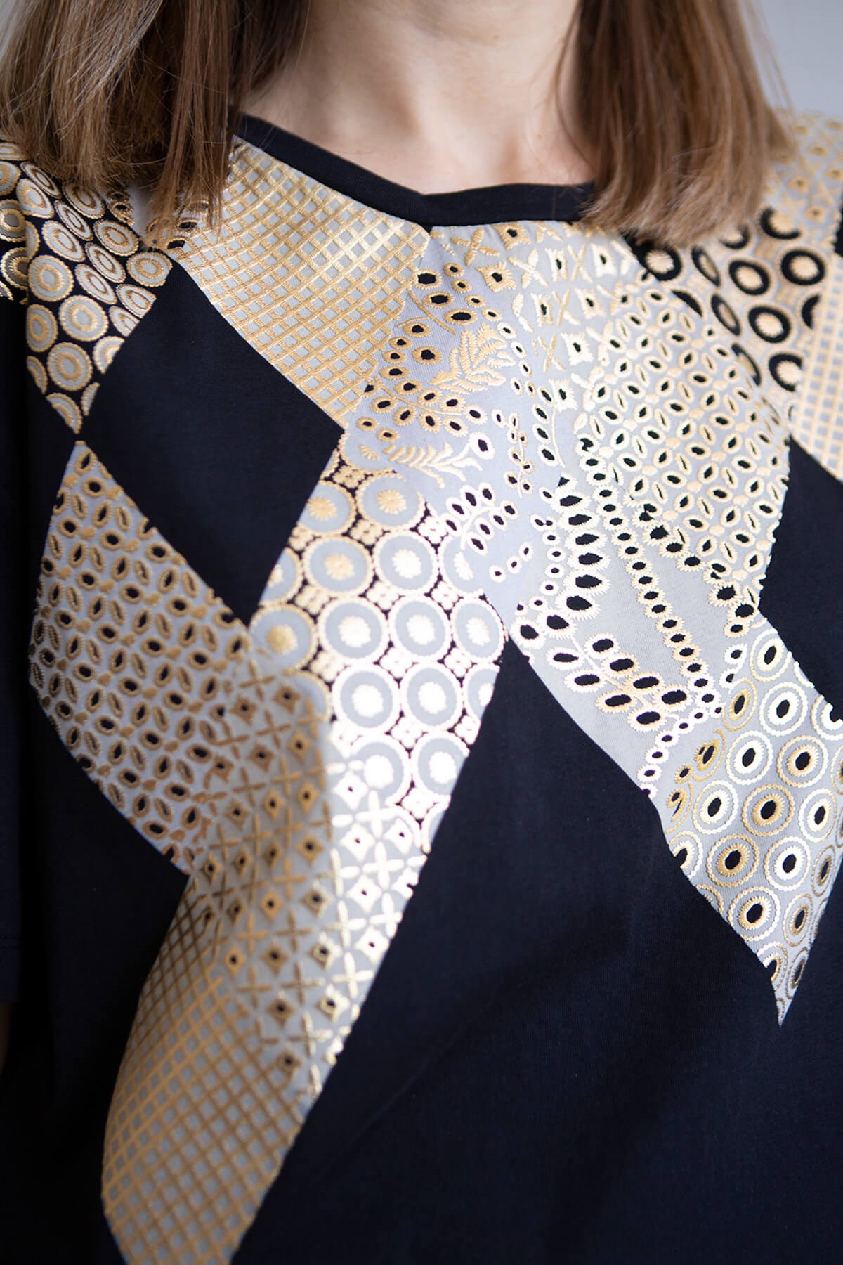 Gold Detay T-Shirt