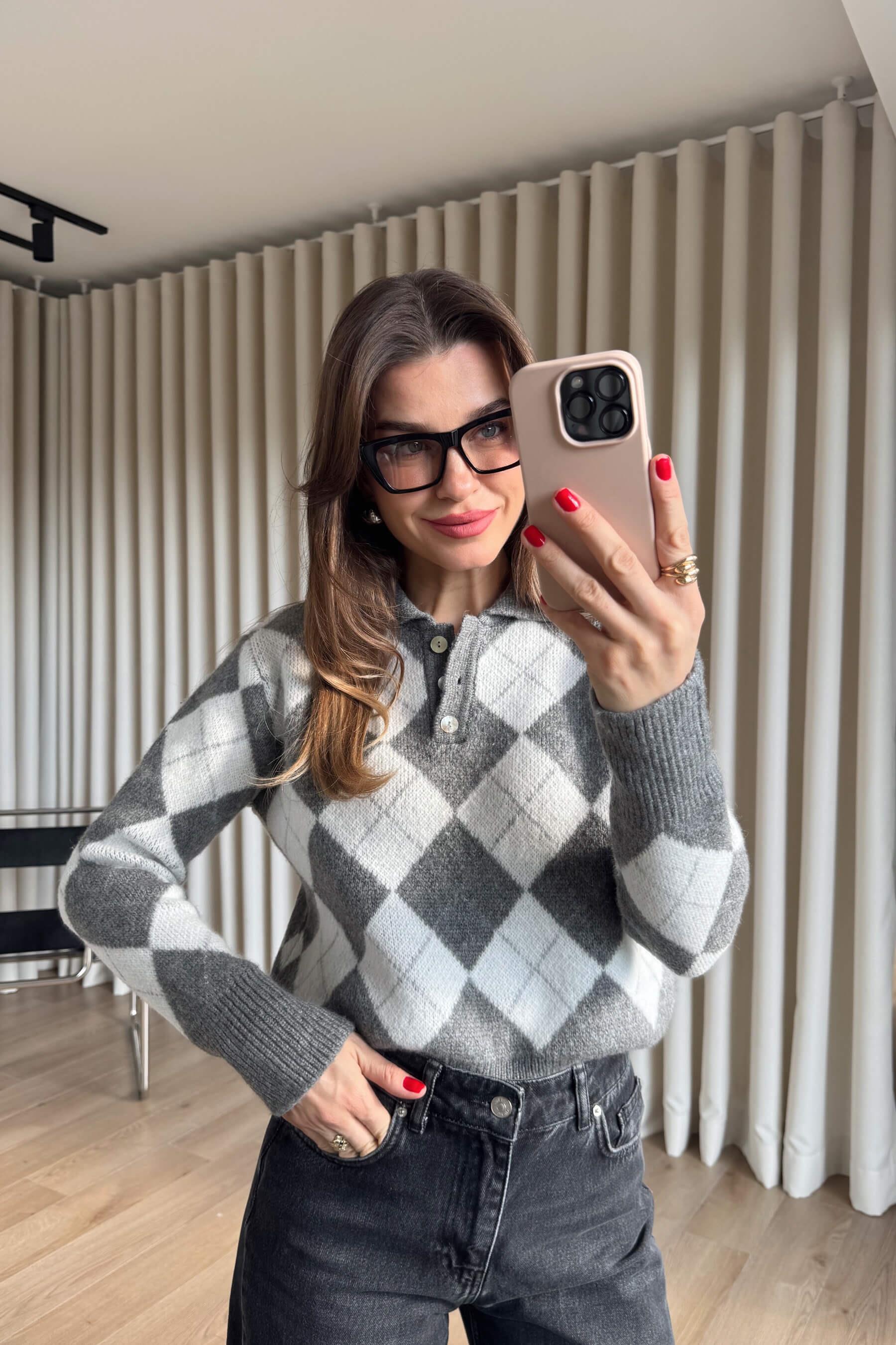 Gri Ekru Baklava Desenli Polo Yaka Atkılı Oversize Kazak