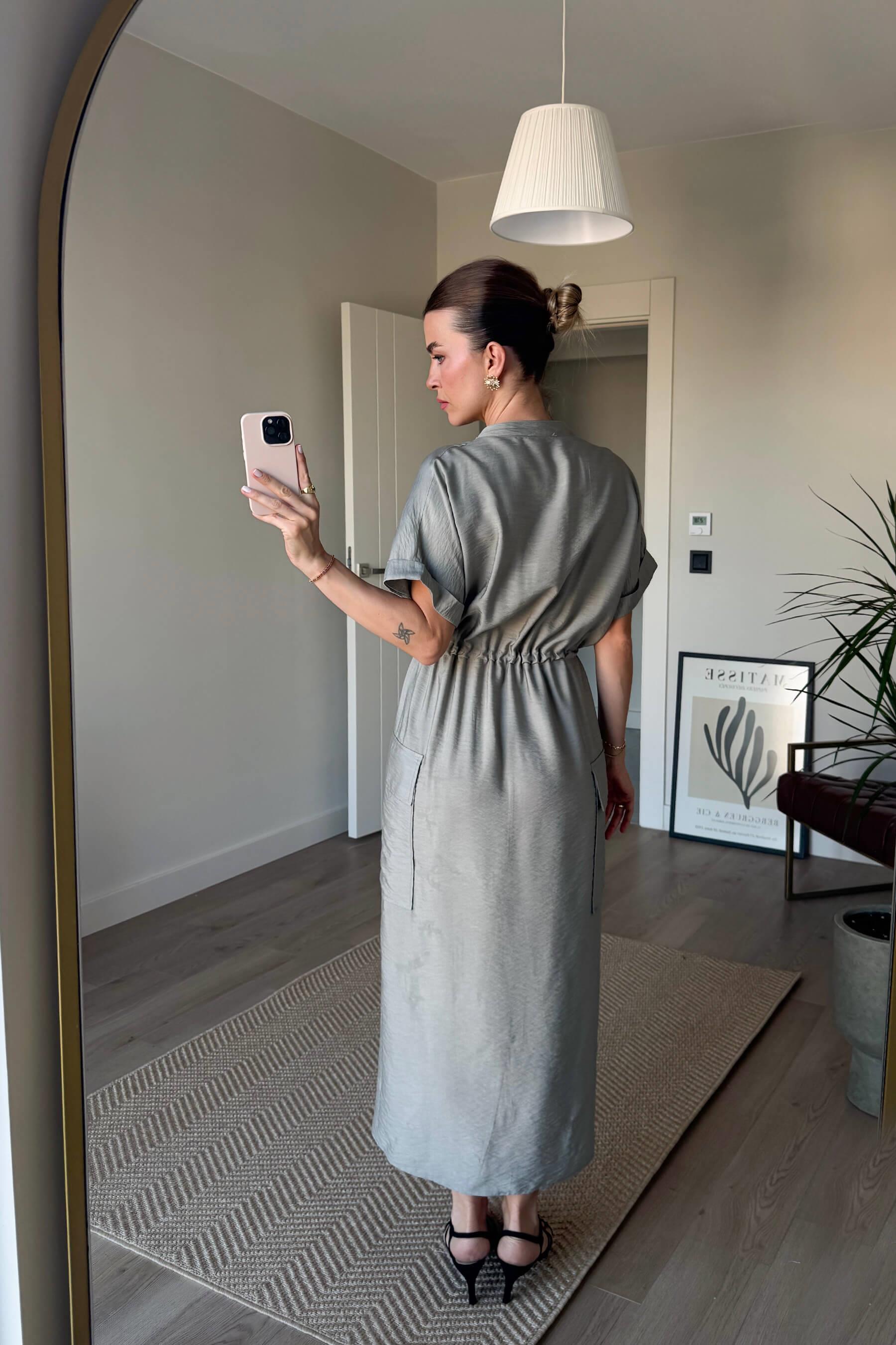 Gri Haki Hakim Yaka Beli Bağcıklı Yırtmaçlı Gömlek Elbise