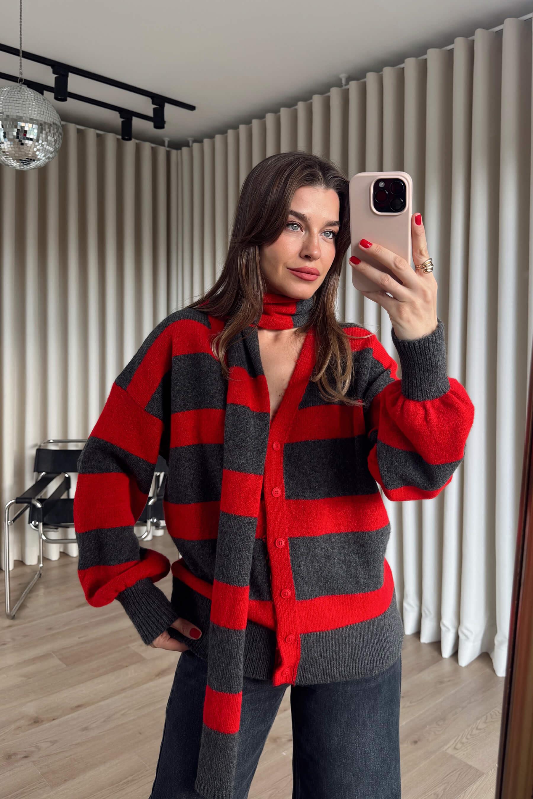 Gri Kırmızı Çizgili Atkılı Oversize Hırka