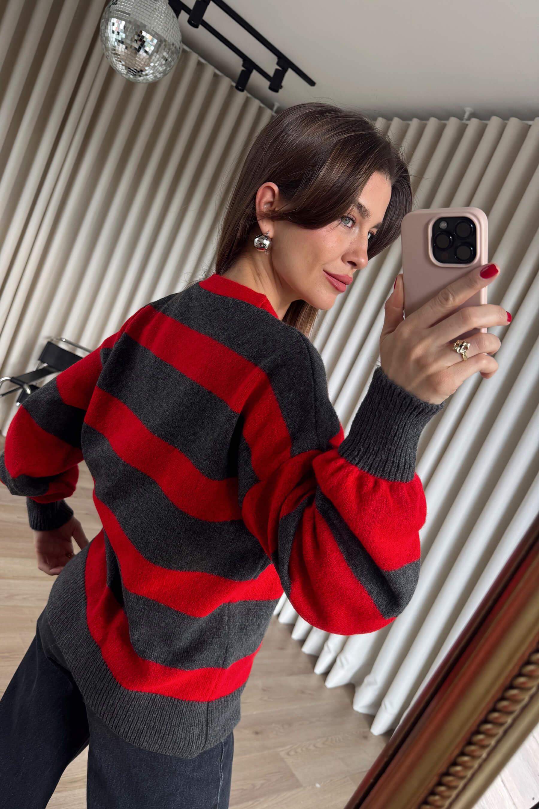 Gri Kırmızı Çizgili Atkılı Oversize Hırka