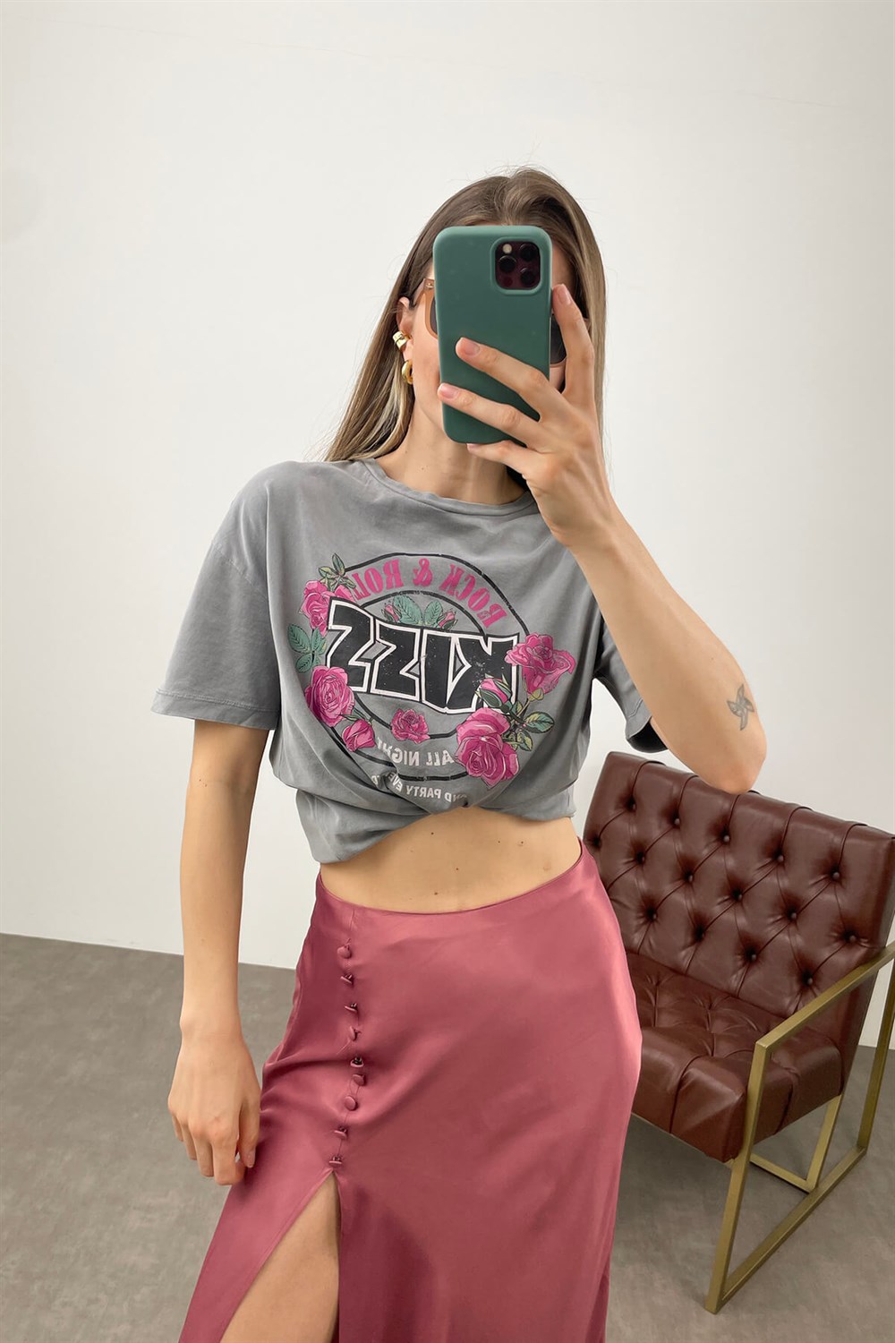 Gri Kiss Baskı T-Shirt