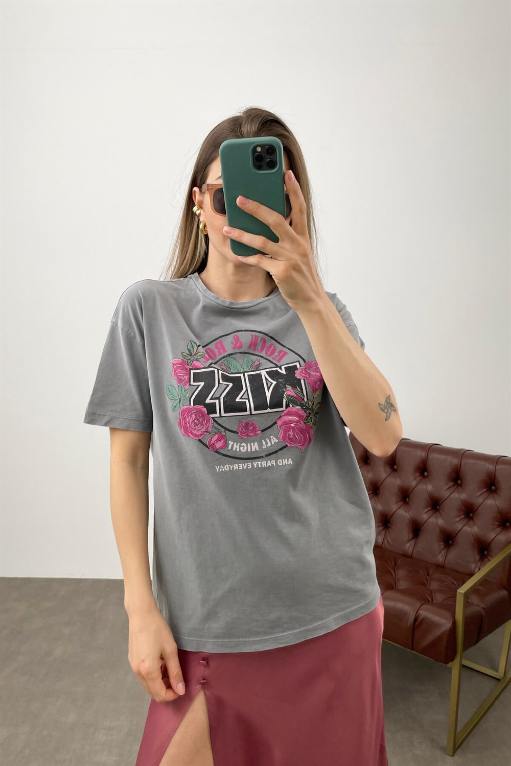 Gri Kiss Baskı T-Shirt