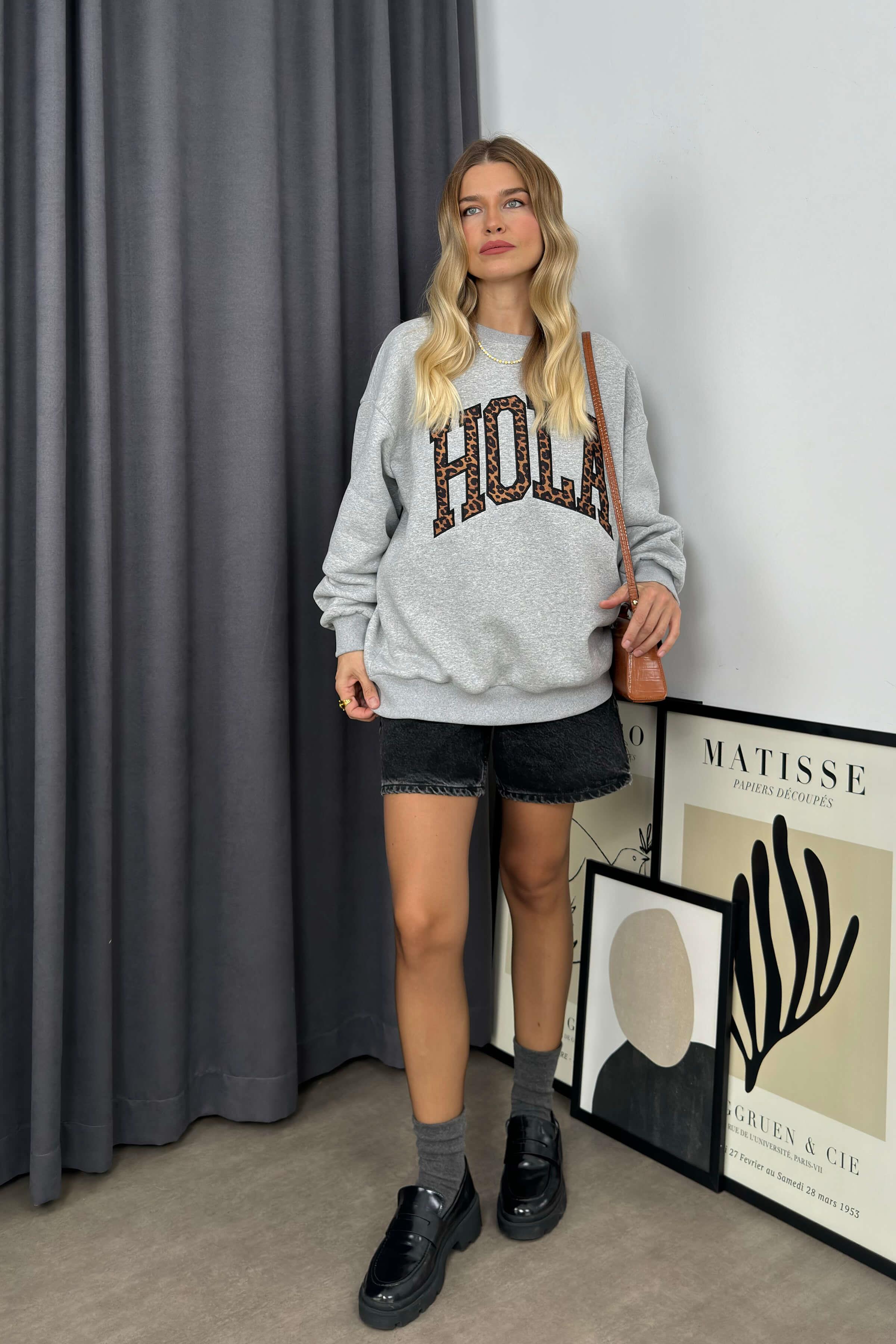 Gri Leopar Yazılı Oversize Sweatshirt
