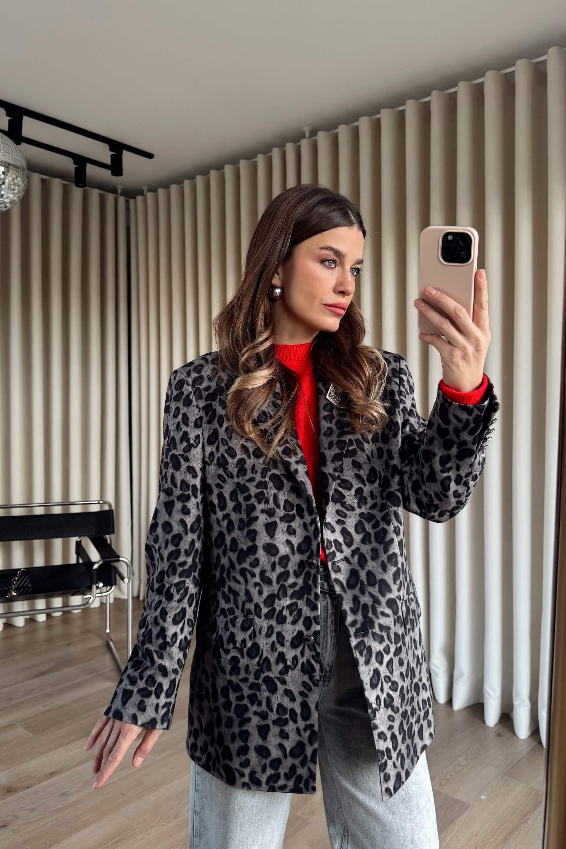 Gri Siyah Leopar Desen Sırt Detay Rozetli Astarlı Ceket