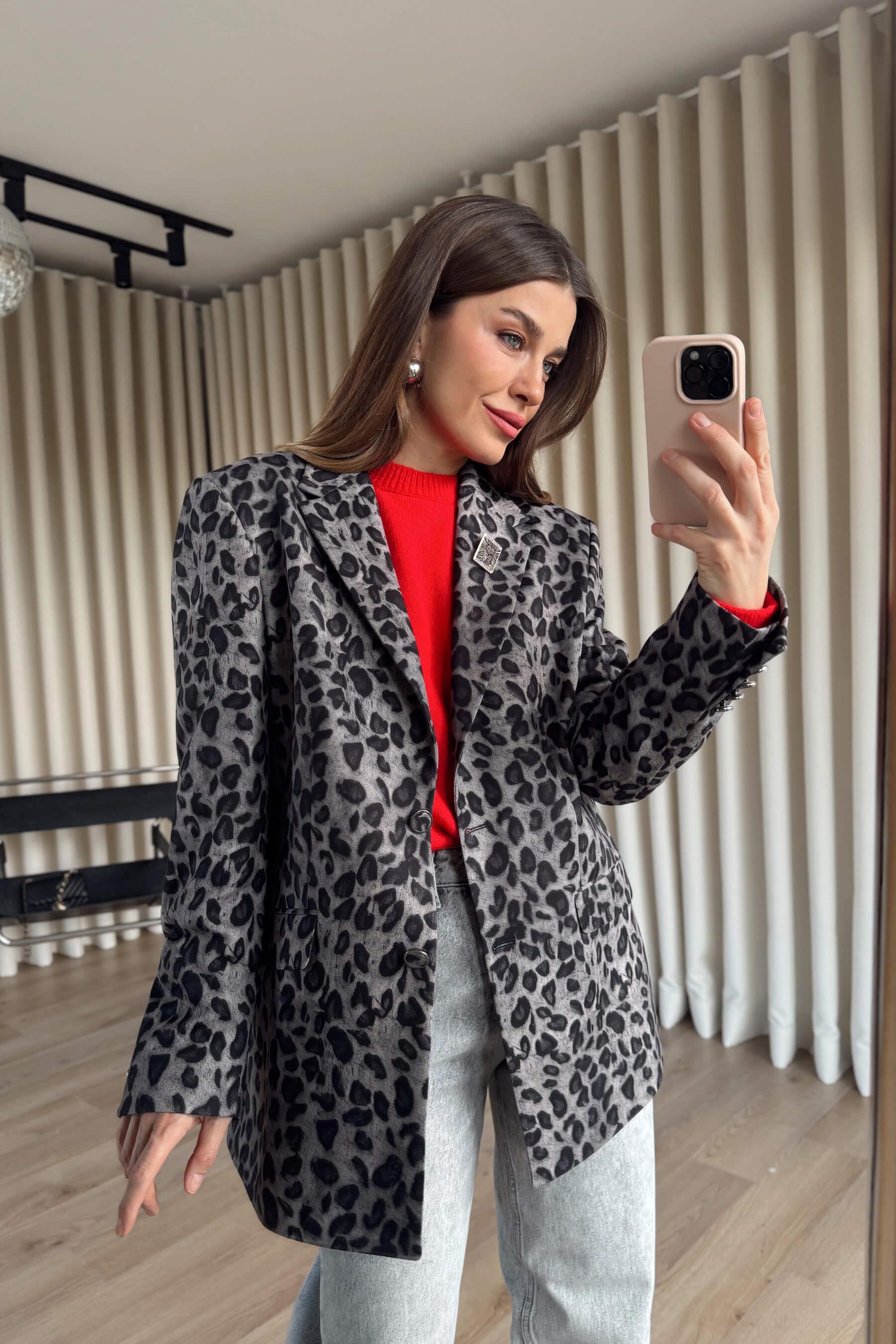 Gri Siyah Leopar Desen Sırt Detay Rozetli Astarlı Ceket