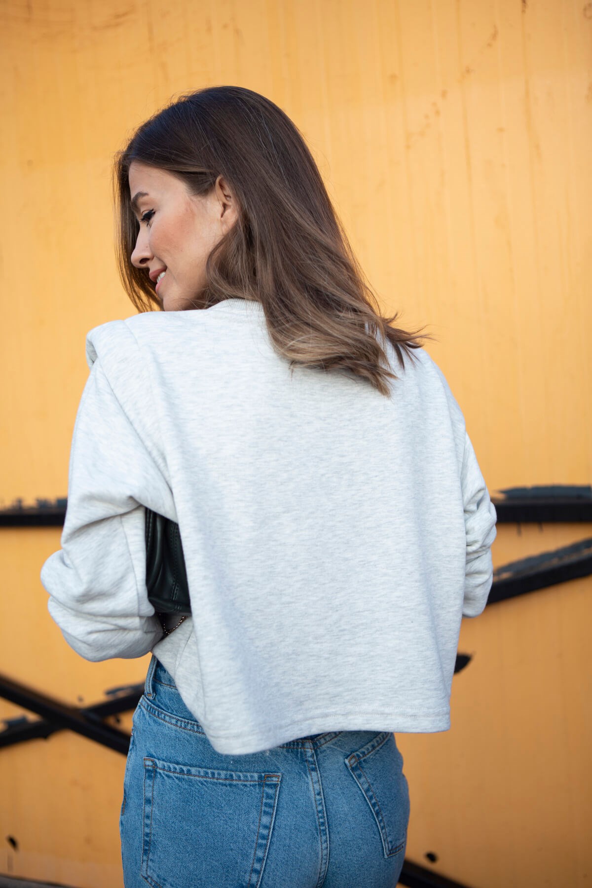 Gri Vatkalı Kısa Sweatshirt