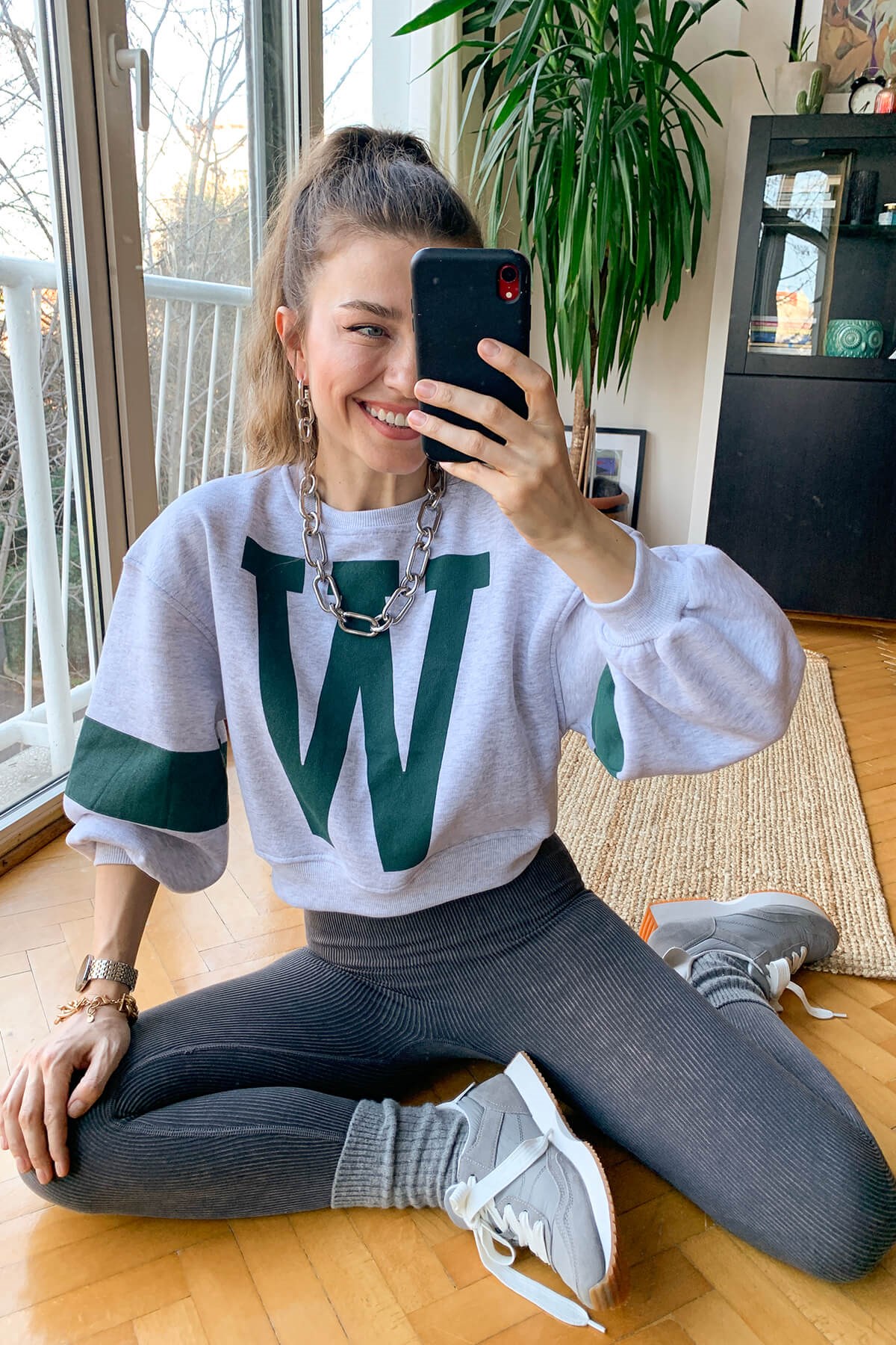 Gri W Baskılı Kısa Sweatshirt