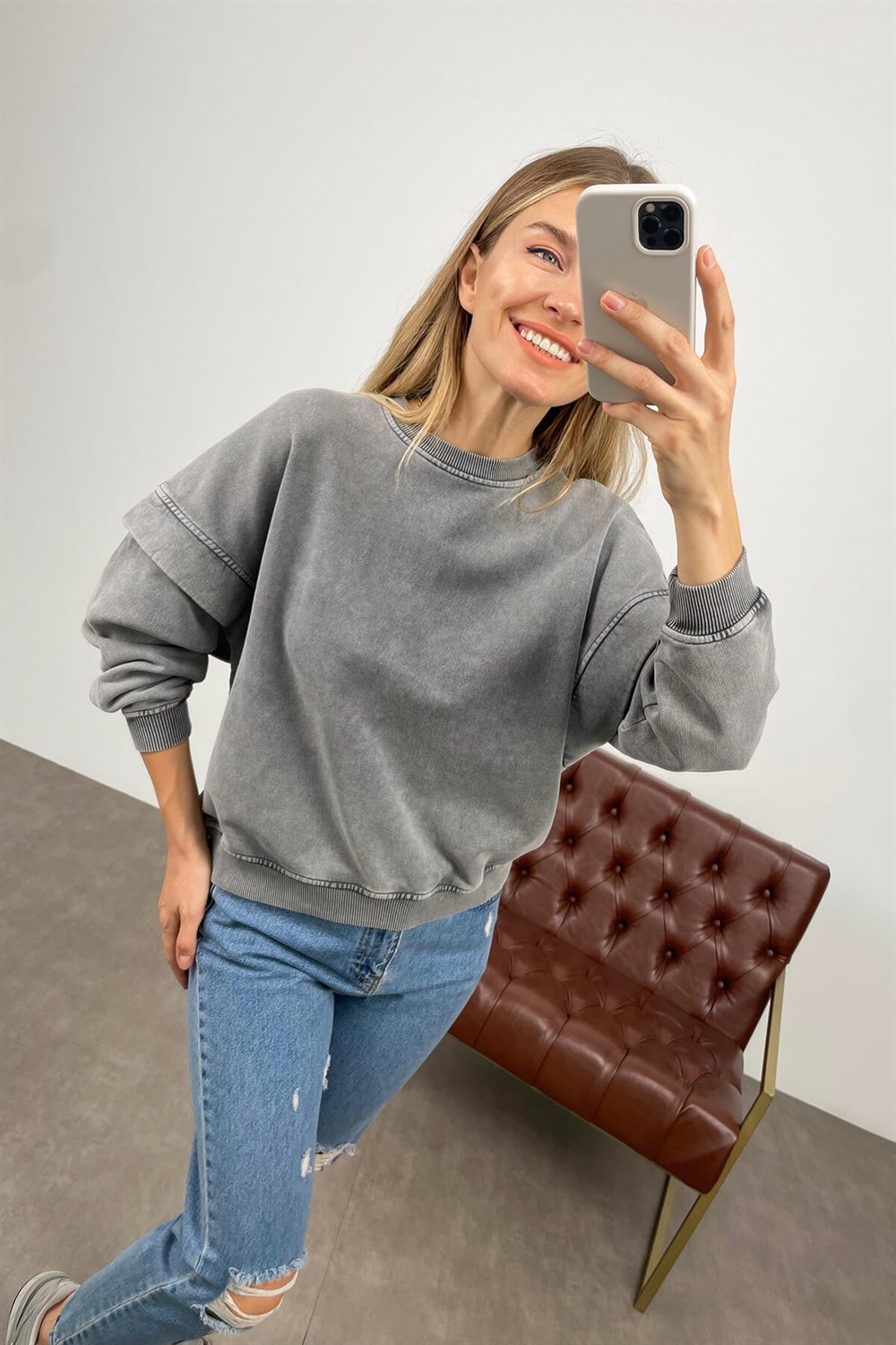 Gri Yıkamalı Kol Detaylı Bisiklet Yaka Oversize Sweatshirt