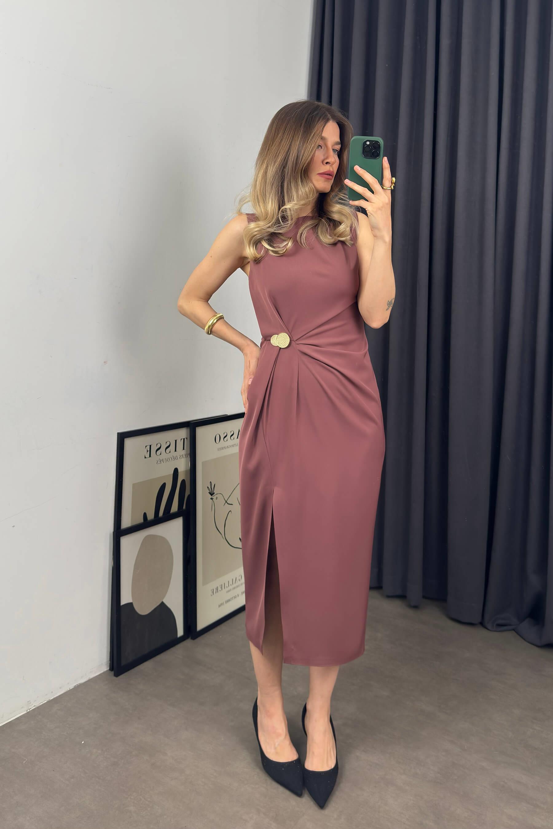 Gül Kurusu Beli Büzgülü Düğme Detaylı Yırtmaçlı Elbise