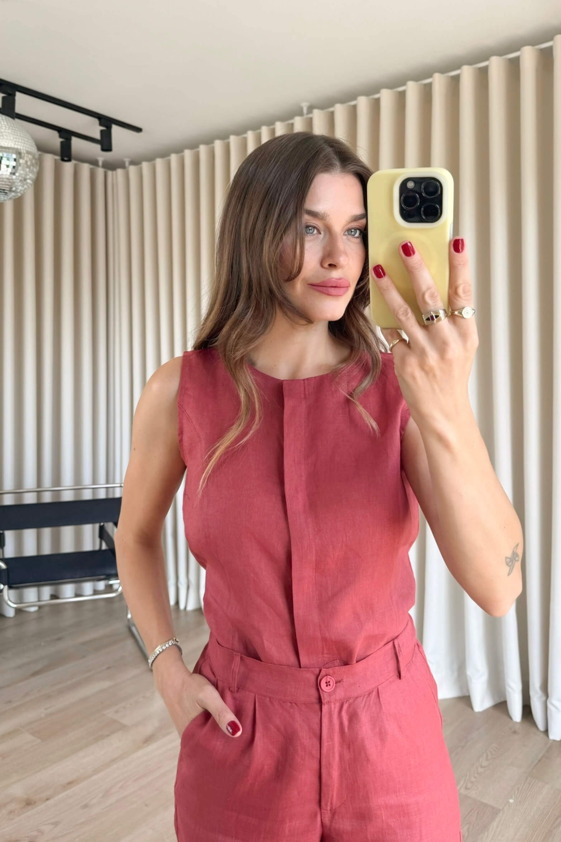 Gül Kurusu  Kolsuz Bluz Pantolon Keten Takım