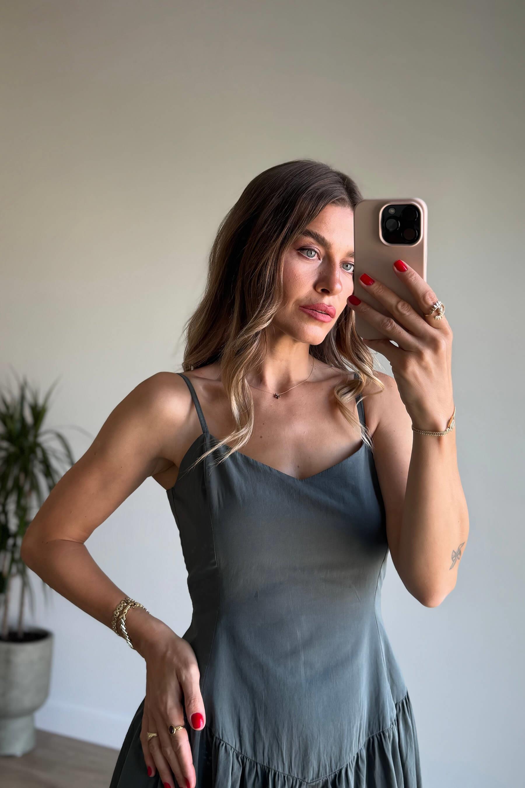 Haki Bel Detaylı Askılı Yırtmaçlı Elbise