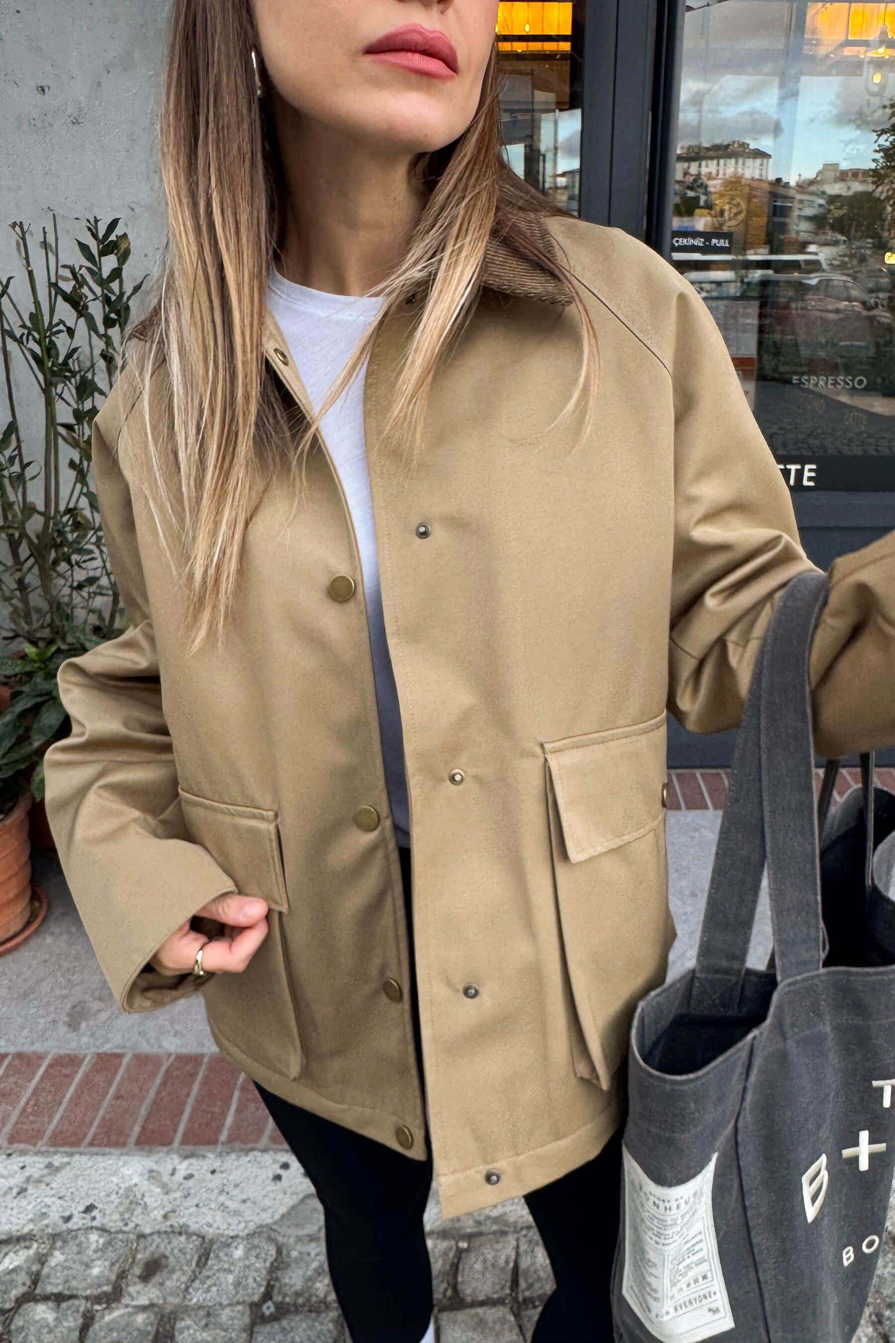 Haki Kadife Yakalı Fermuarlı Oversize Kapitone Gabardin Ceket