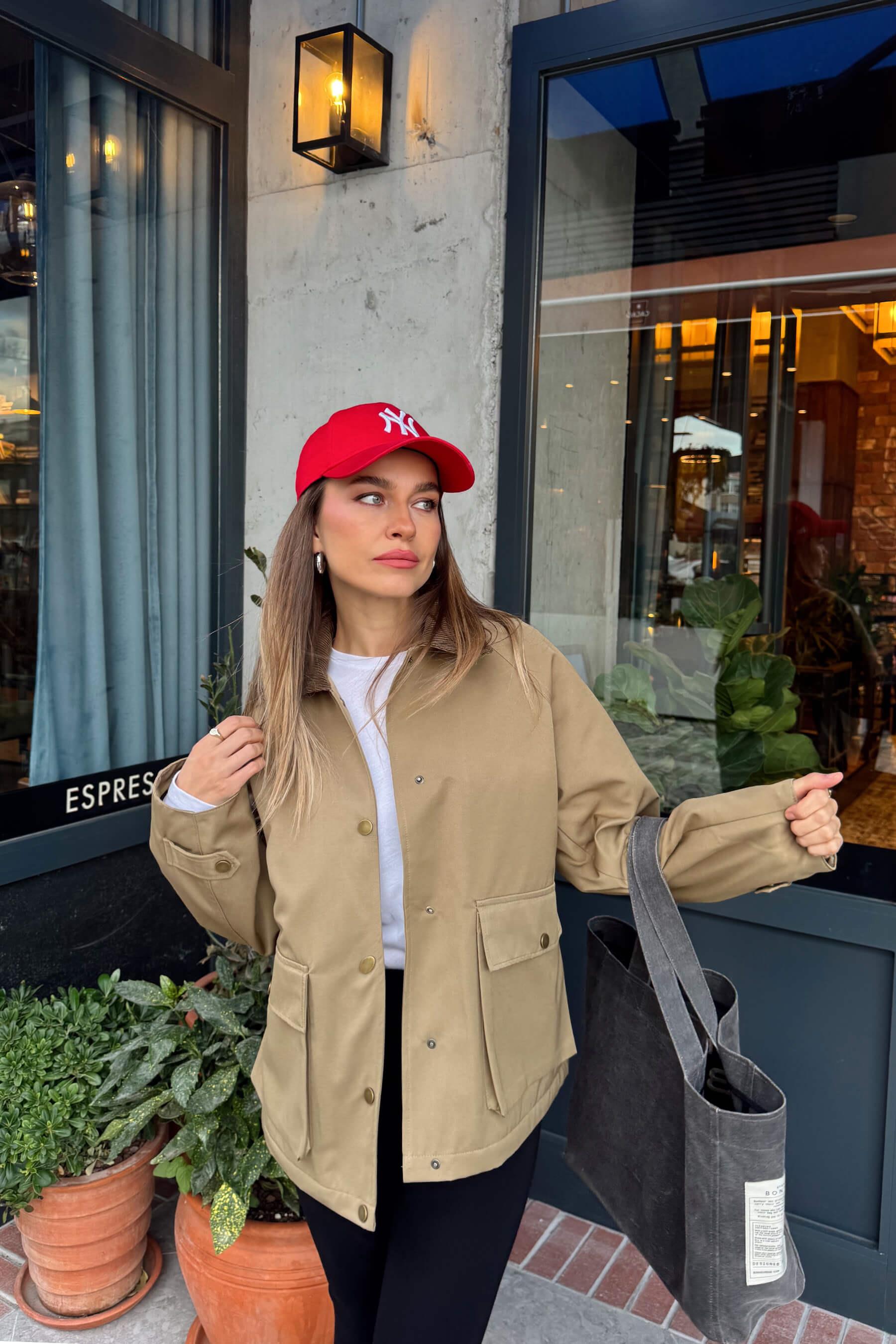 Haki Kadife Yakalı Fermuarlı Oversize Kapitone Gabardin Ceket