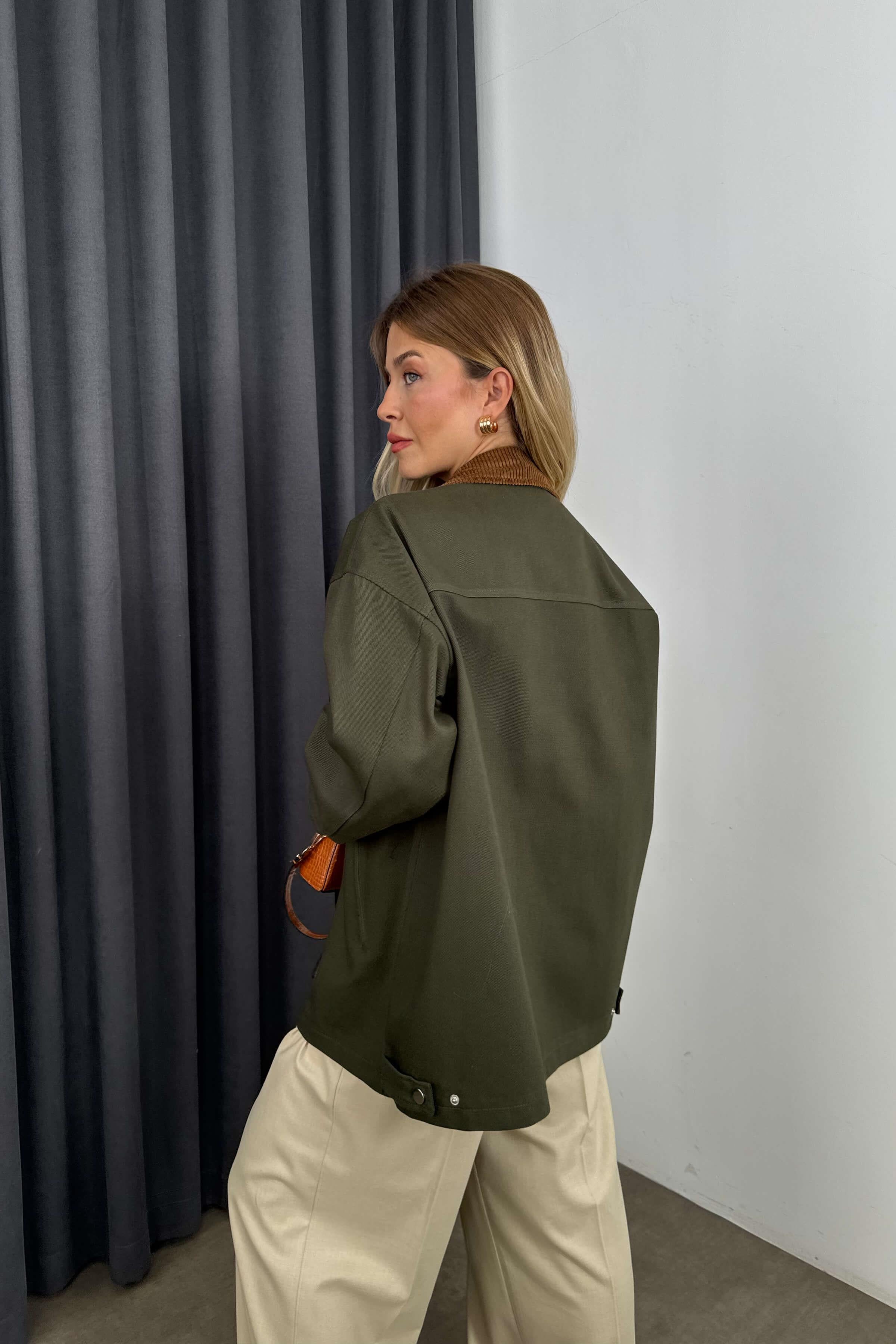 Haki Kadife Yakalı Oversize Gabardin Ceket