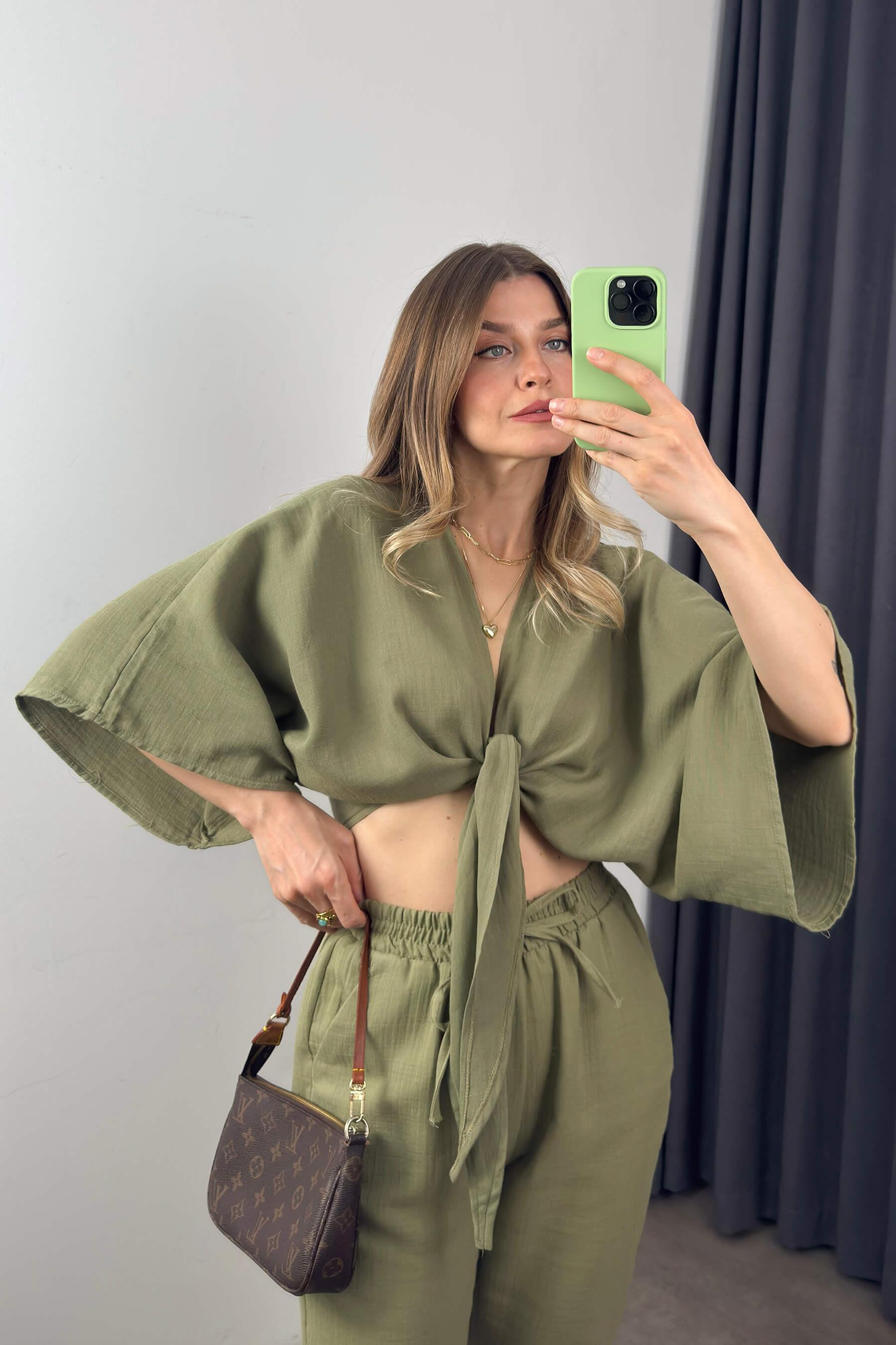 Haki Önden Bağlamalı Müslin Bluz Havuç Pantolon Takım