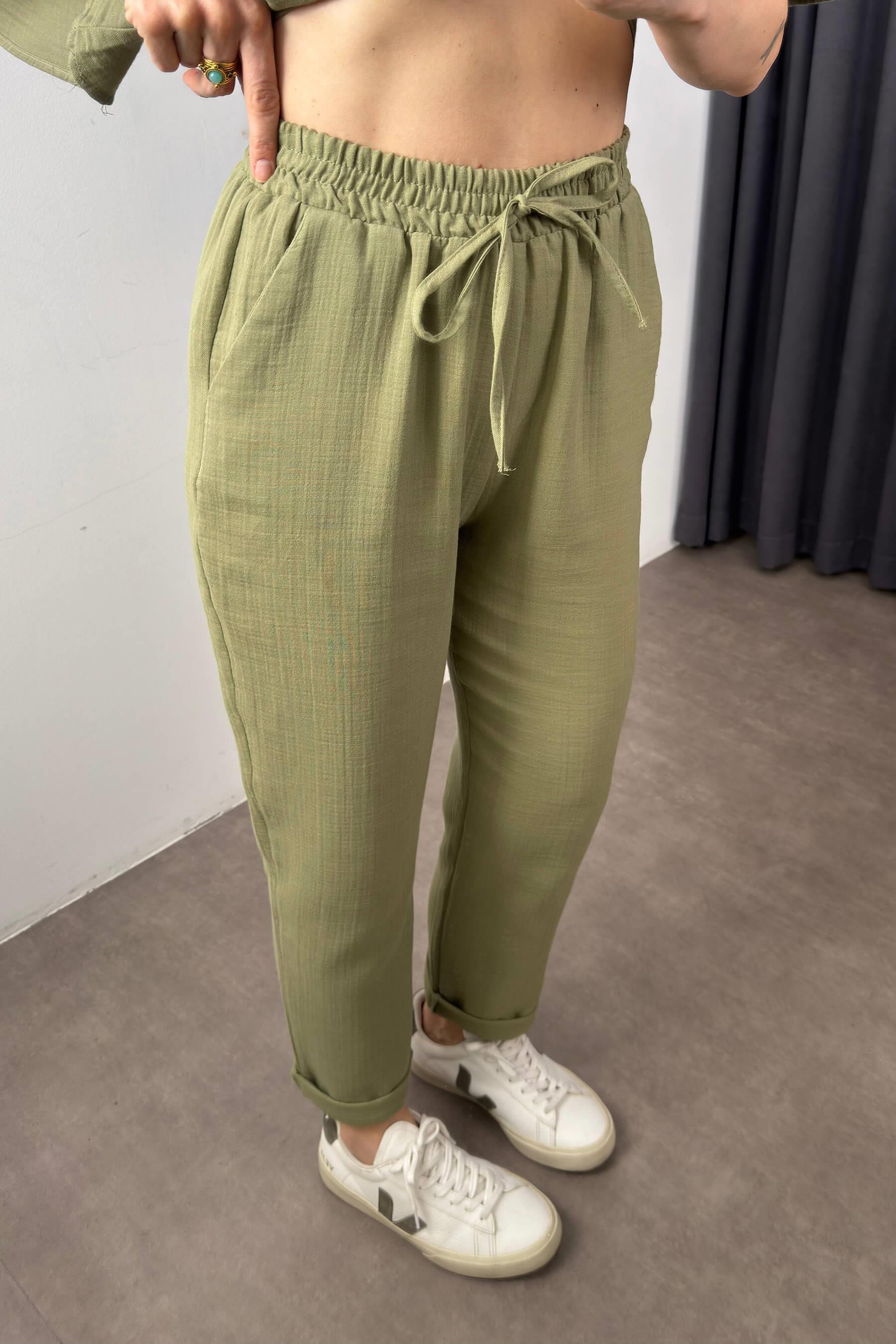 Haki Önden Bağlamalı Müslin Bluz Havuç Pantolon Takım