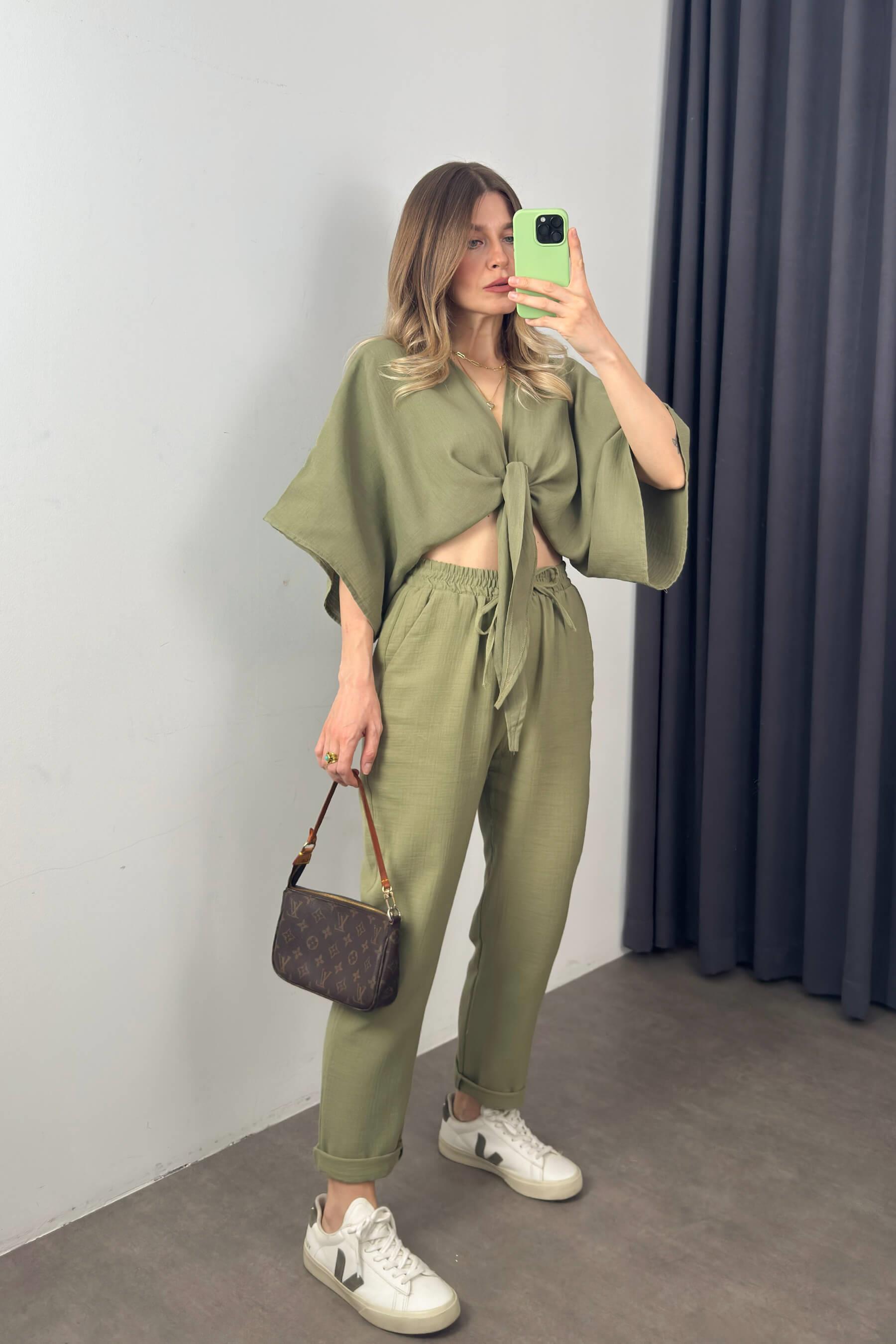 Haki Önden Bağlamalı Müslin Bluz Havuç Pantolon Takım