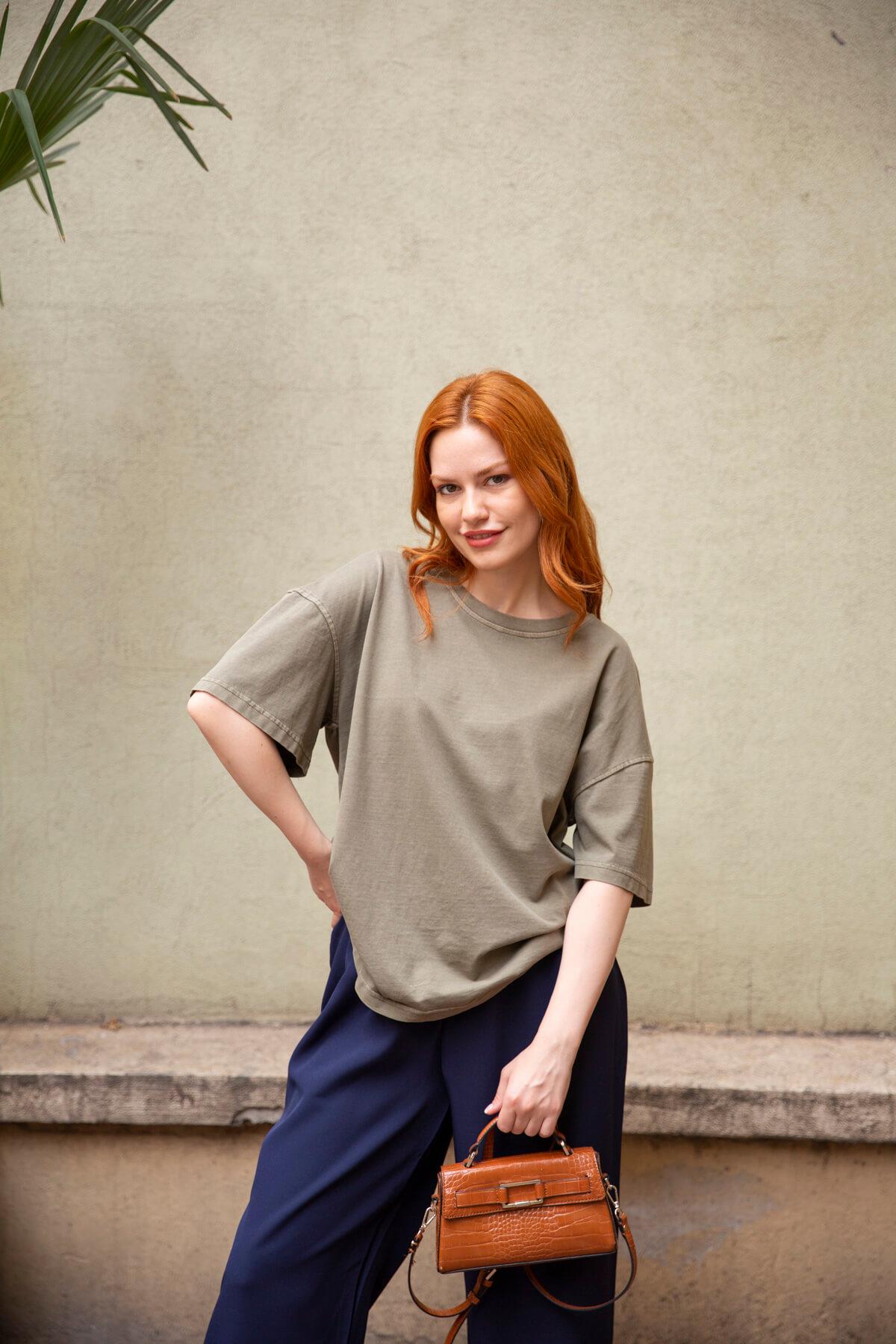Haki Oversize Yıkamalı Soluk Efektli T-Shirt