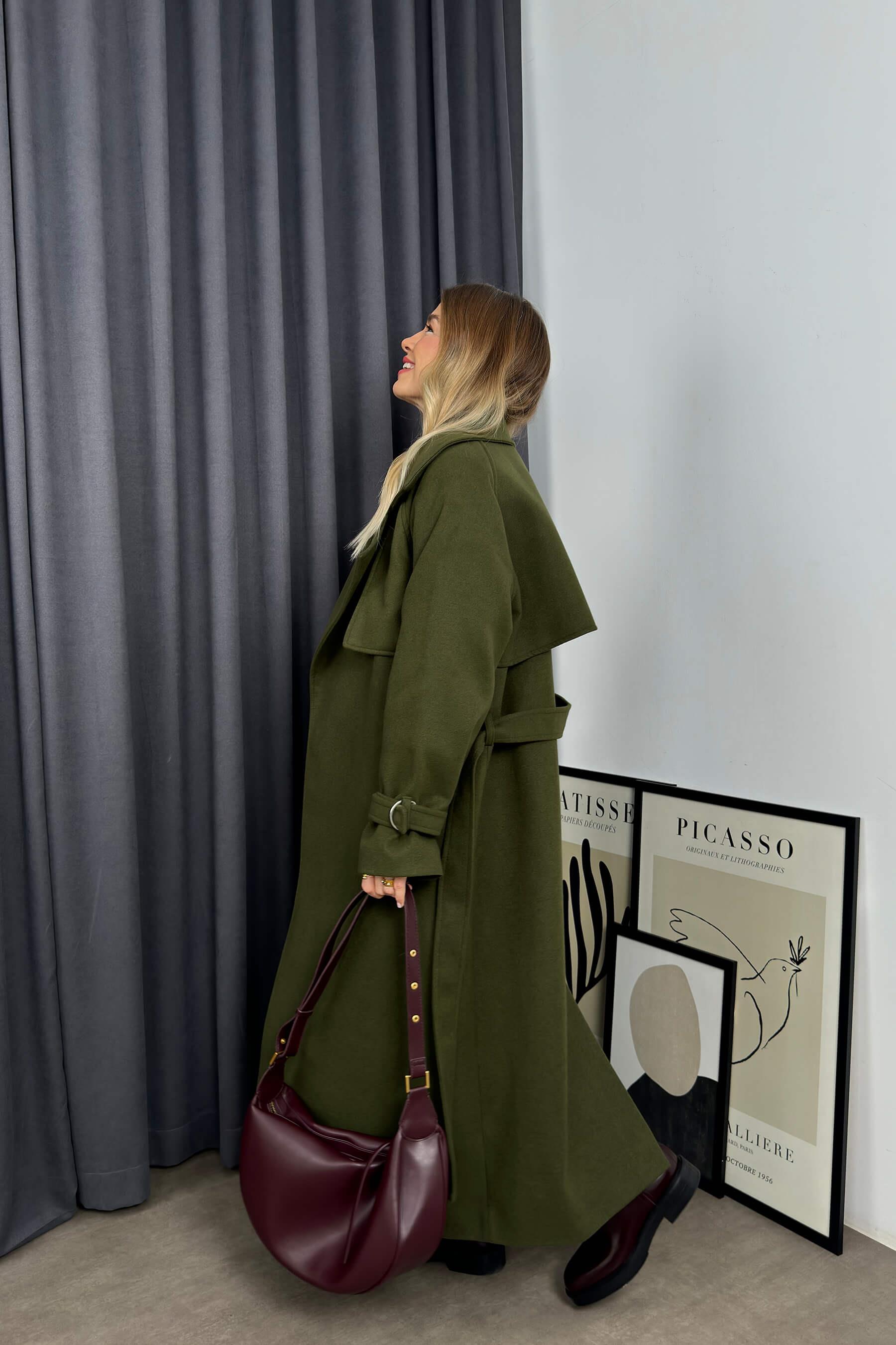 Haki Yeşili Kolları Kemerli Rüzgarlıklı Astarlı Oversize Yün Kaban