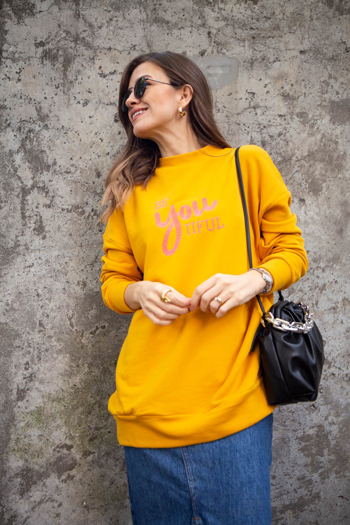 Hardal Yazı Nakışlı Sweatshirt