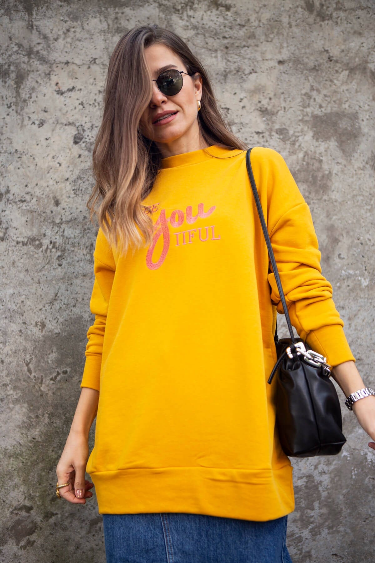 Hardal Yazı Nakışlı Sweatshirt