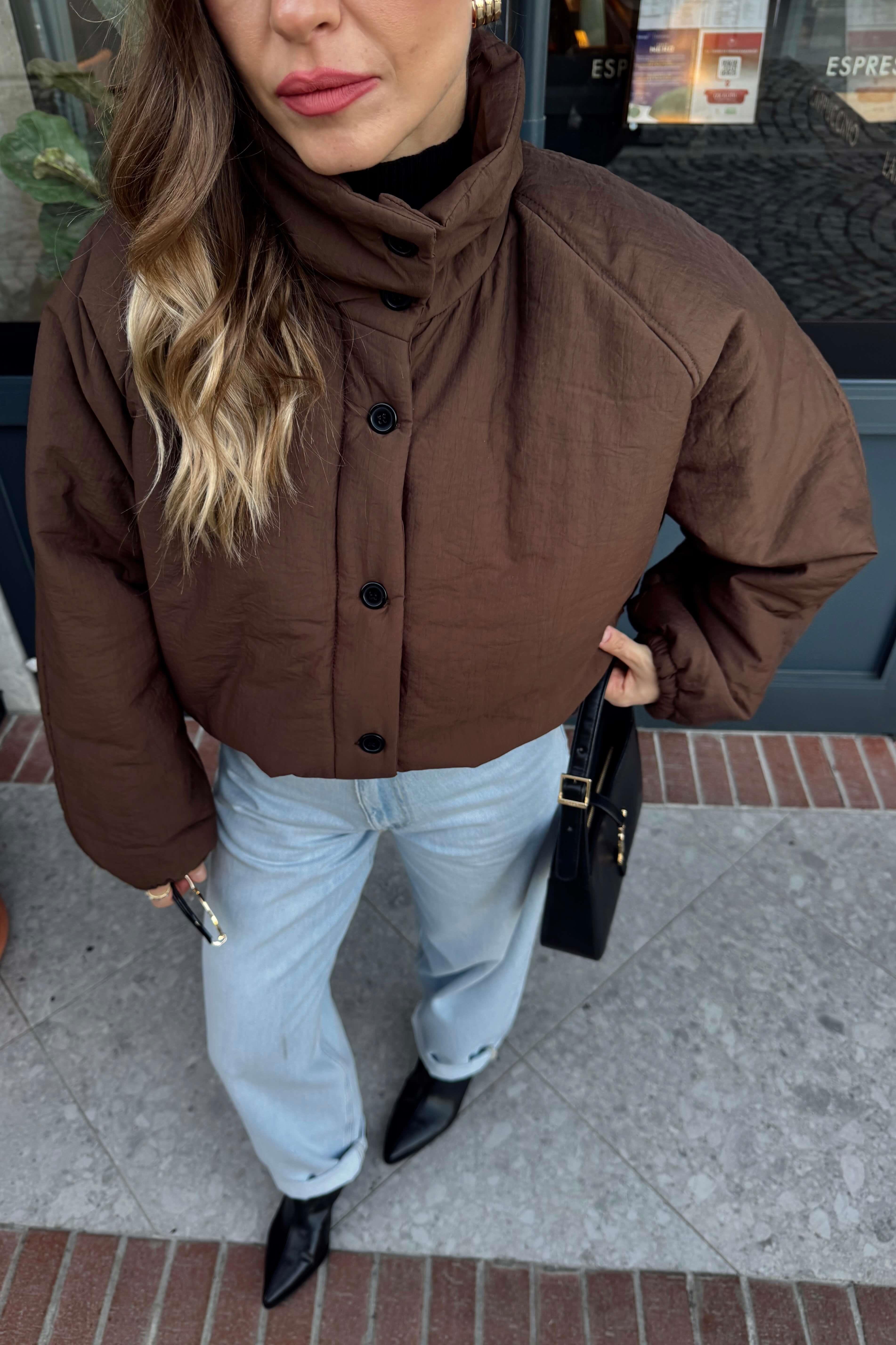 Kahverengi Beli Büzgülü Astarlı Oversize Şişme Mont