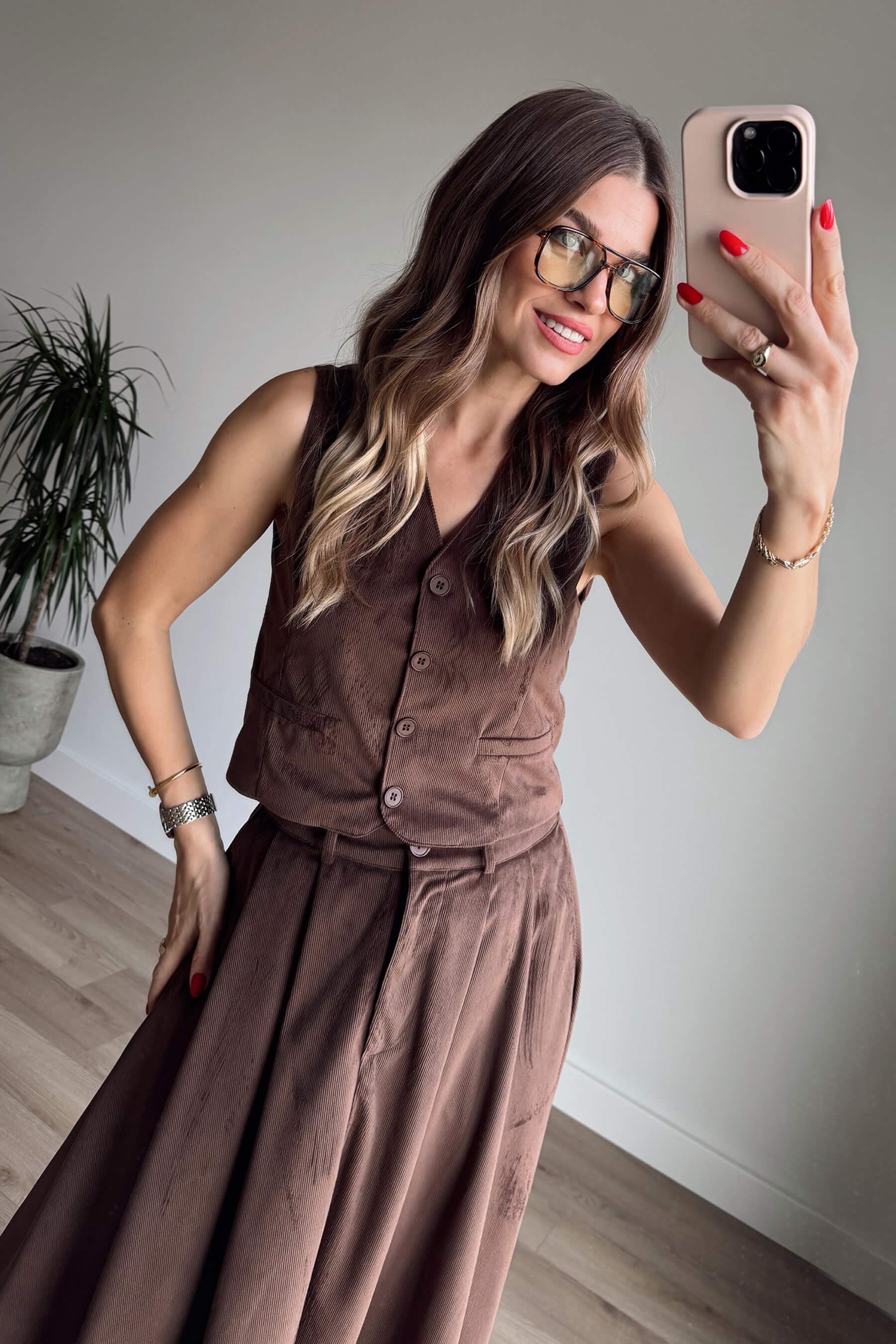 Kahverengi İnce Fitilli Yelek Etek Kadife Takım