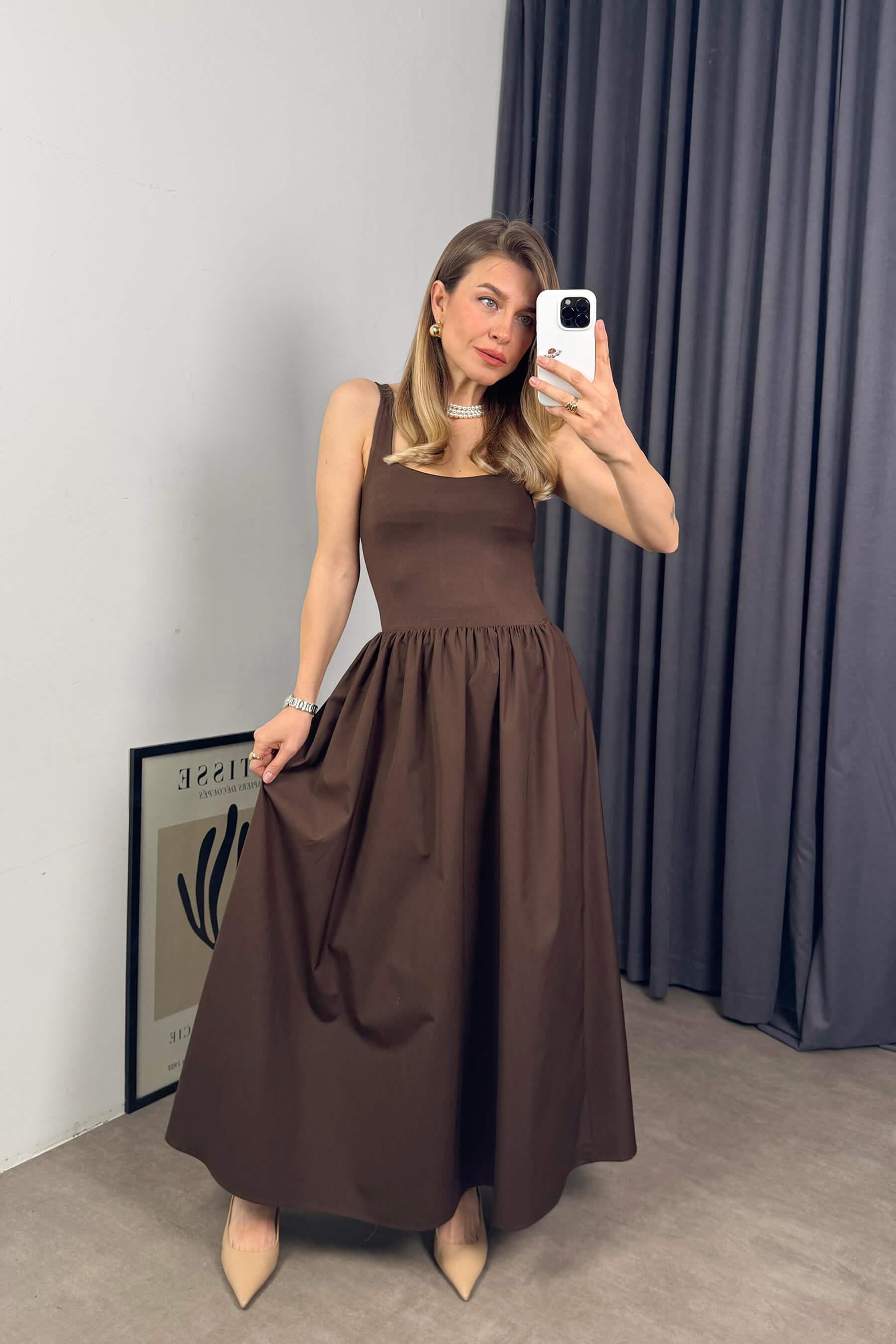 Kahverengi Kalın Askılı Kiloş Etekli Elbise