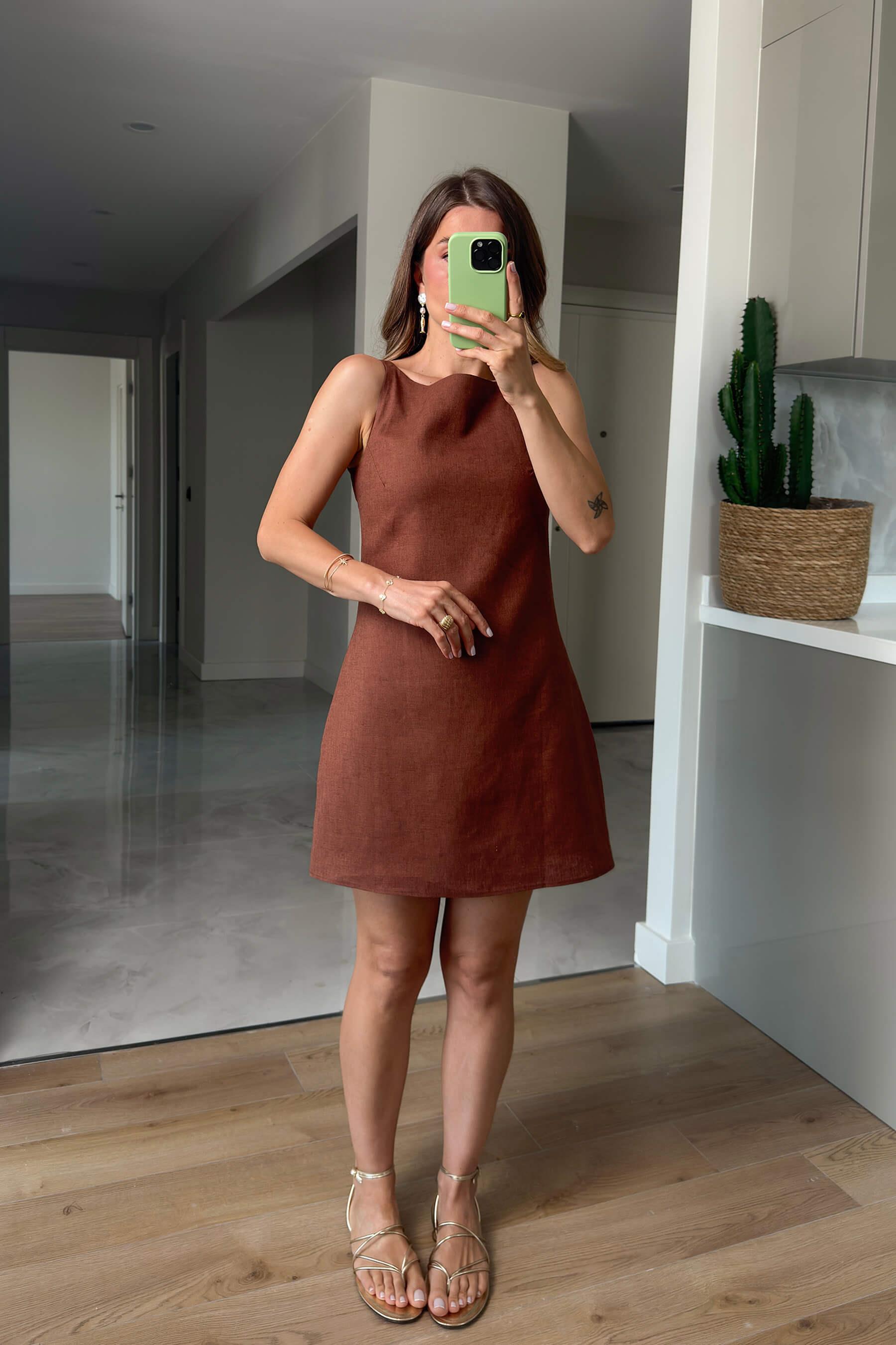 Kahverengi Kare Yaka Askılı Astarlı Premium Keten Elbise