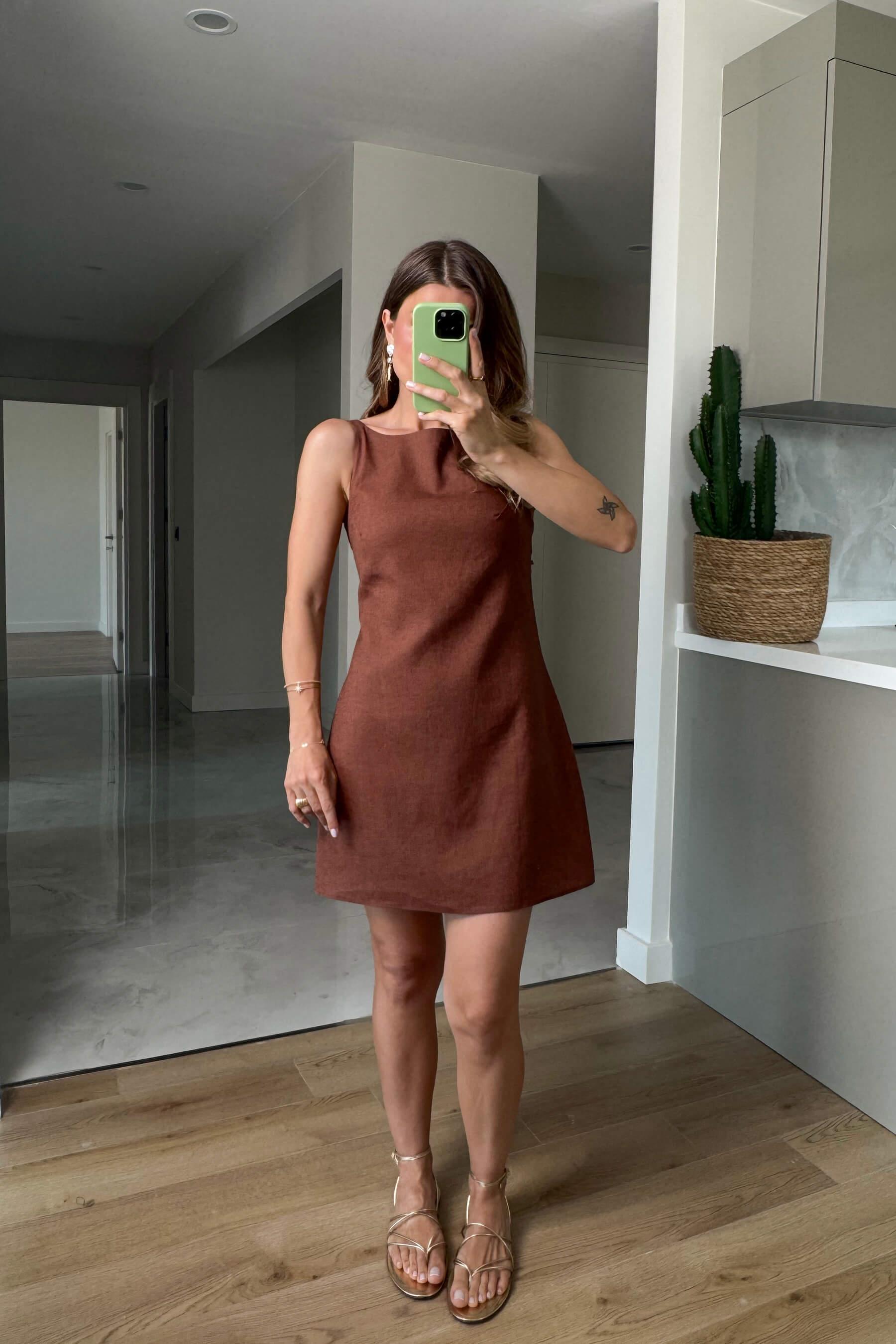 Kahverengi Kare Yaka Askılı Astarlı Premium Keten Elbise