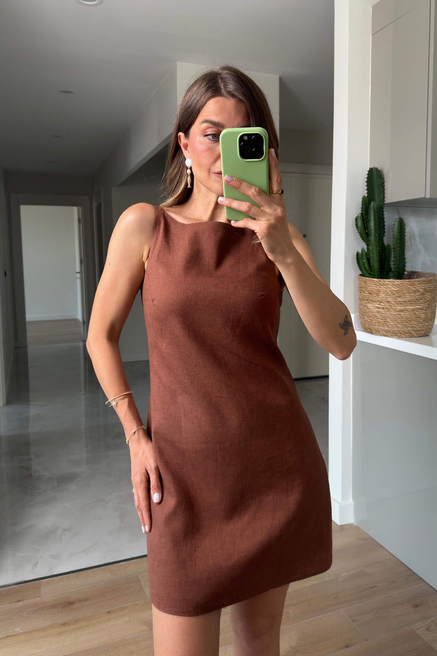 Kahverengi Kare Yaka Askılı Astarlı Premium Keten Elbise