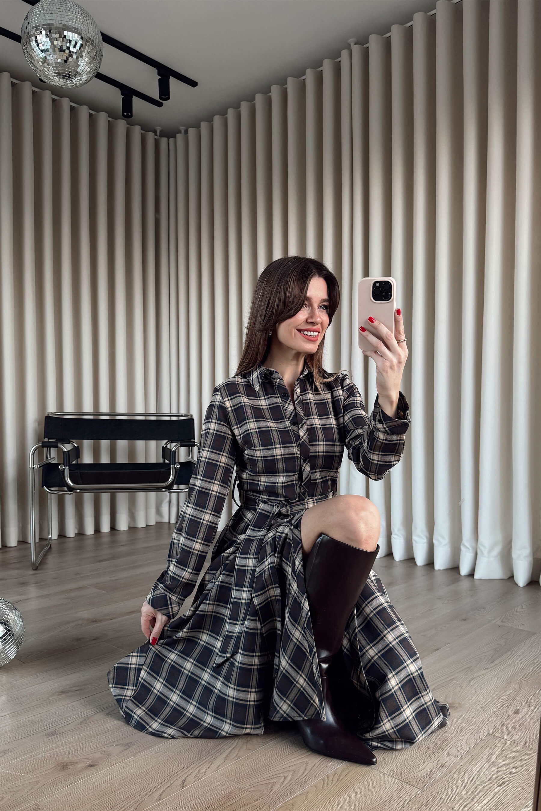 Kahverengi Lacivert Ekoseli Oversize Kuşaklı Maxi Boy Elbise