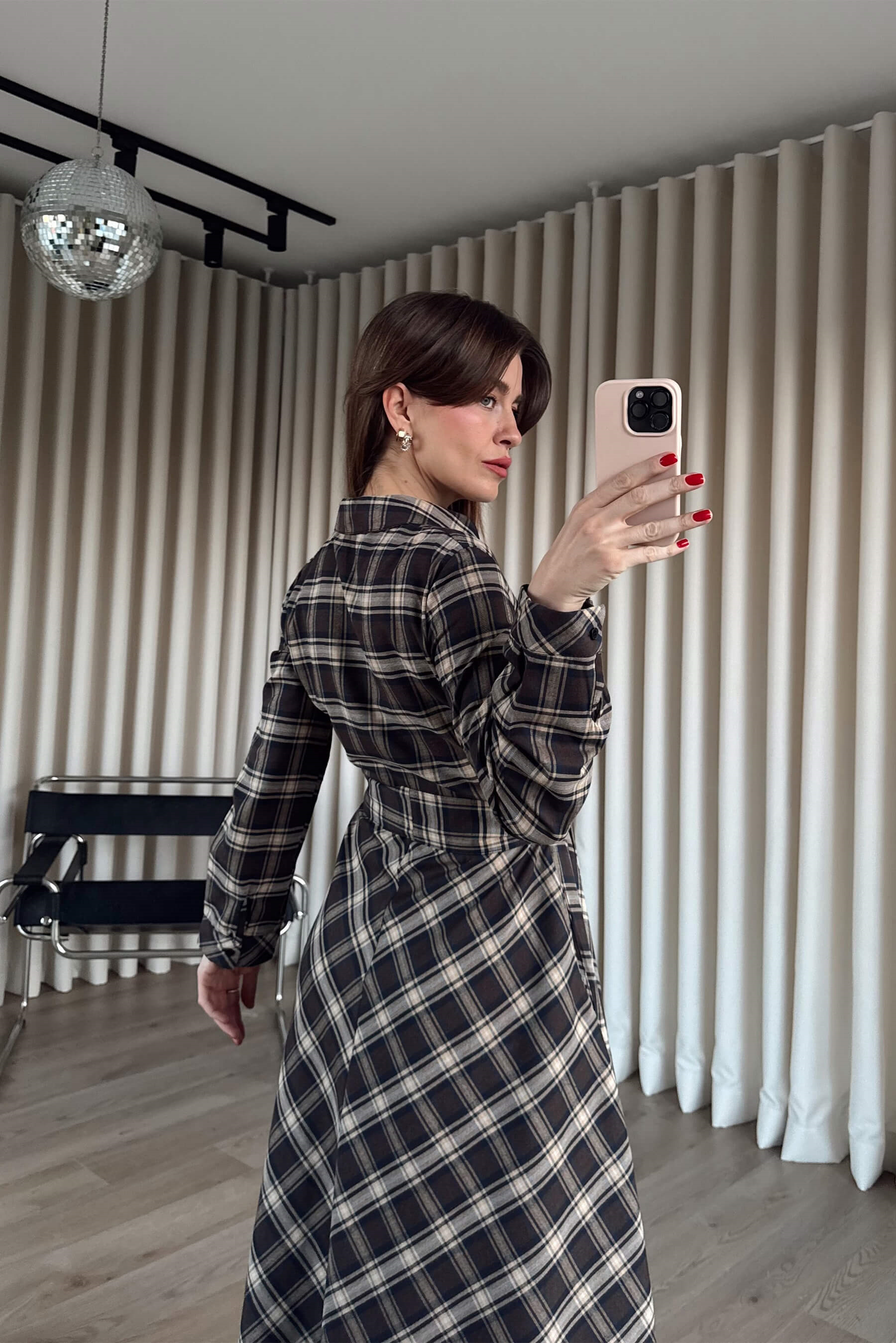 Kahverengi Lacivert Ekoseli Oversize Kuşaklı Maxi Boy Elbise