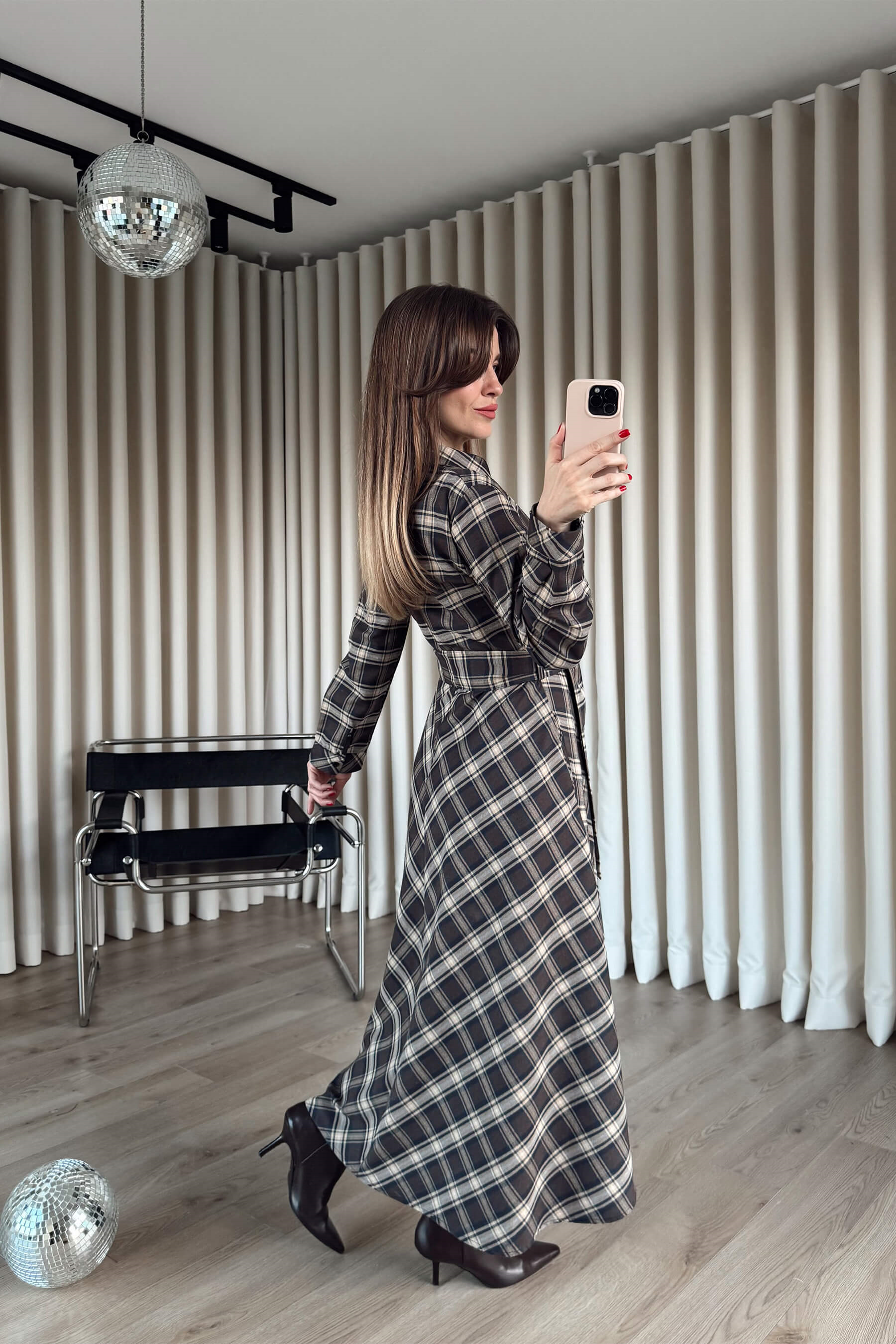 Kahverengi Lacivert Ekoseli Oversize Kuşaklı Maxi Boy Elbise