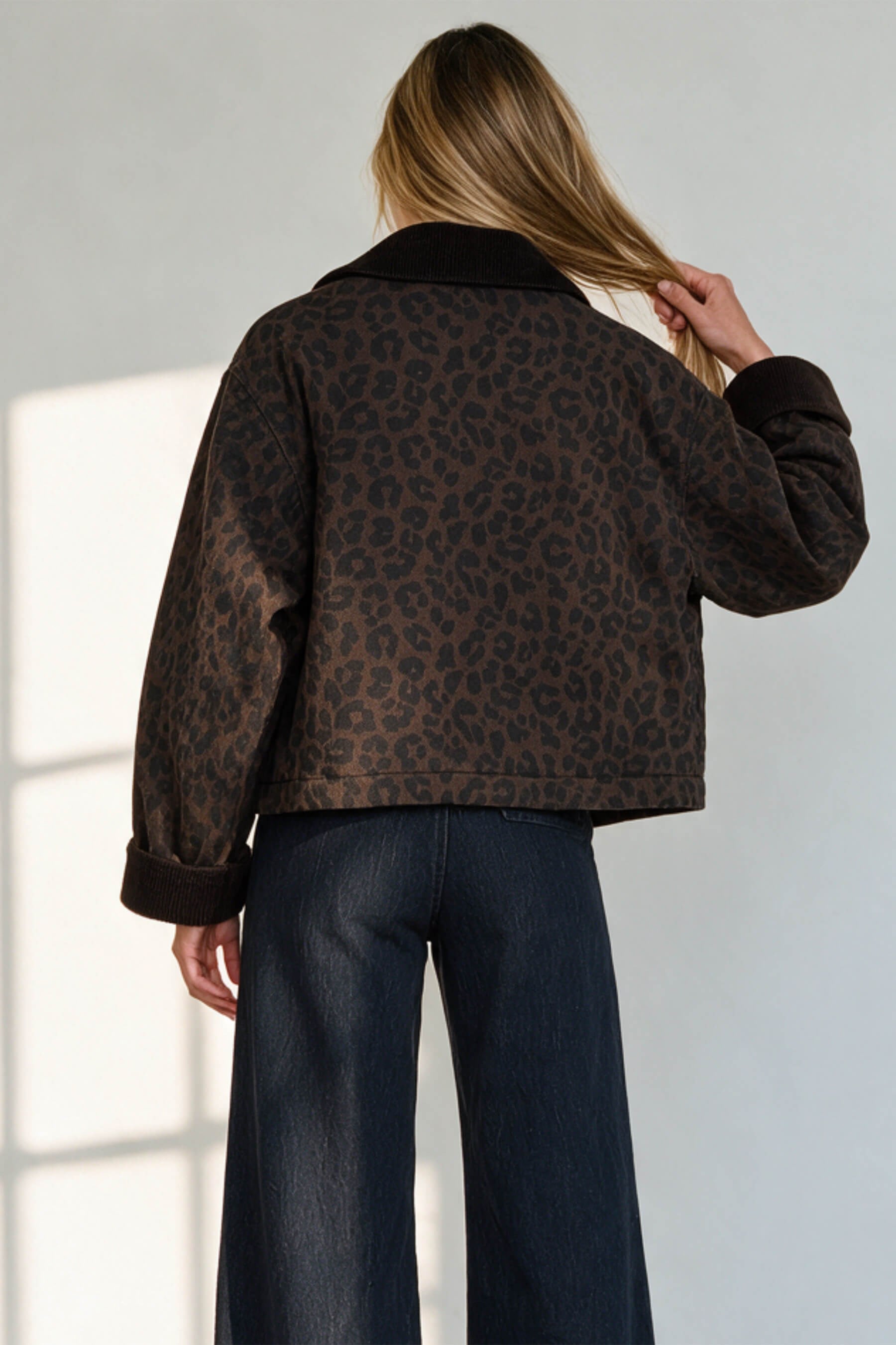 Kahverengi Leopar Desenli Kapitone Kadife Yaka Oversize Ceket