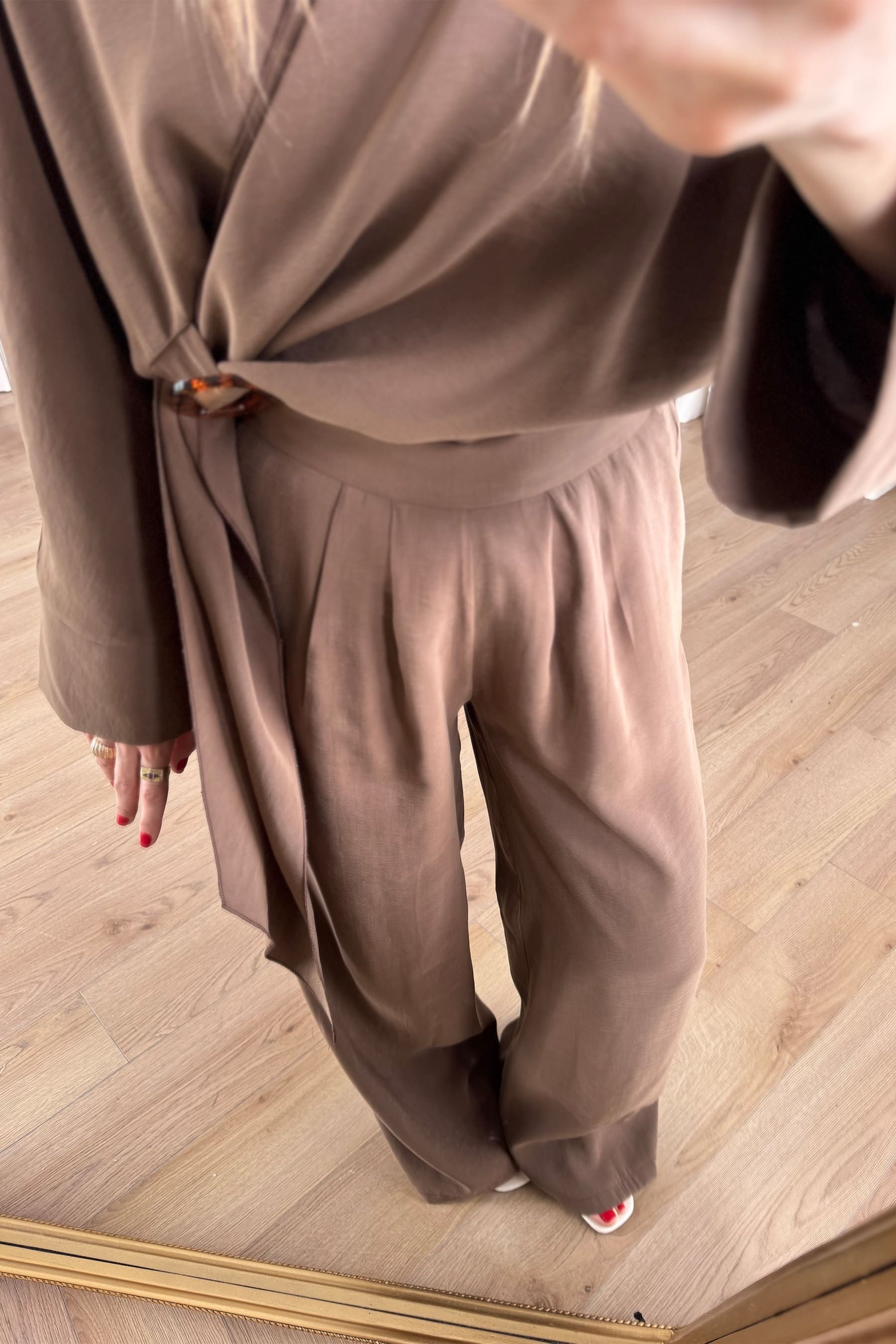Kahverengi Şal Model Toka Detaylı Modal Pantolon Bluz Takım