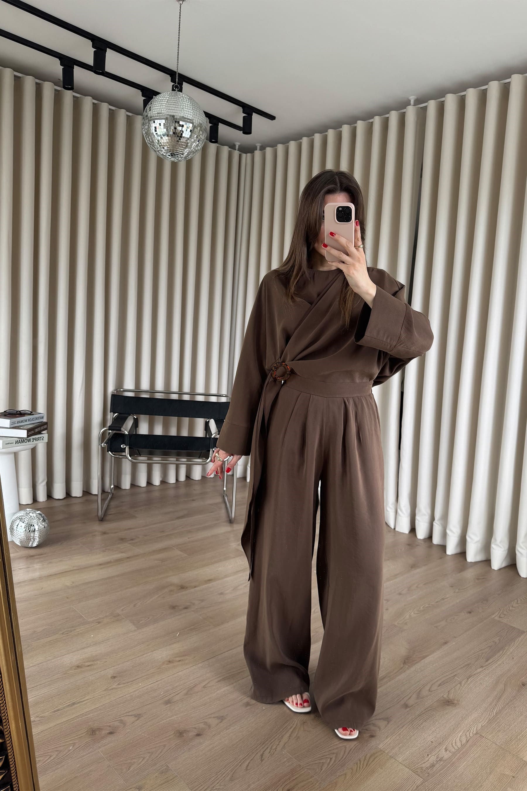 Kahverengi Şal Model Toka Detaylı Modal Pantolon Bluz Takım